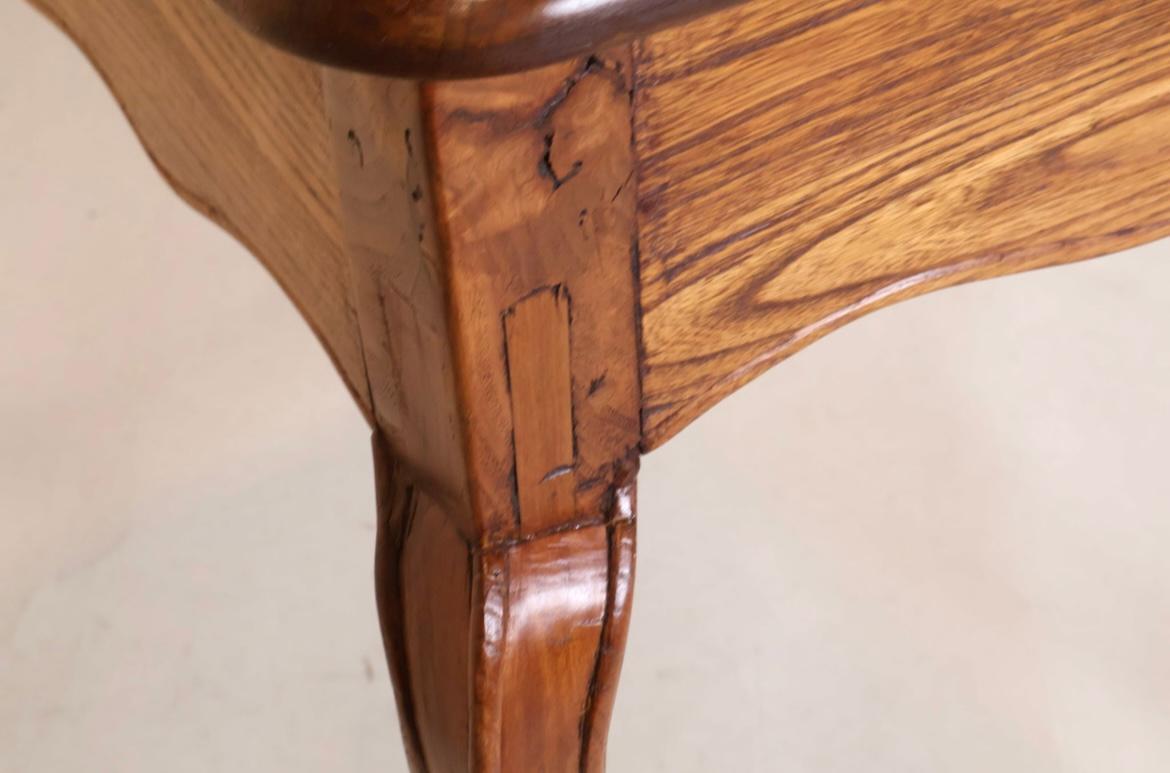 Mesa de escritorio francesa Luis XV, c. 1780 en venta 3
