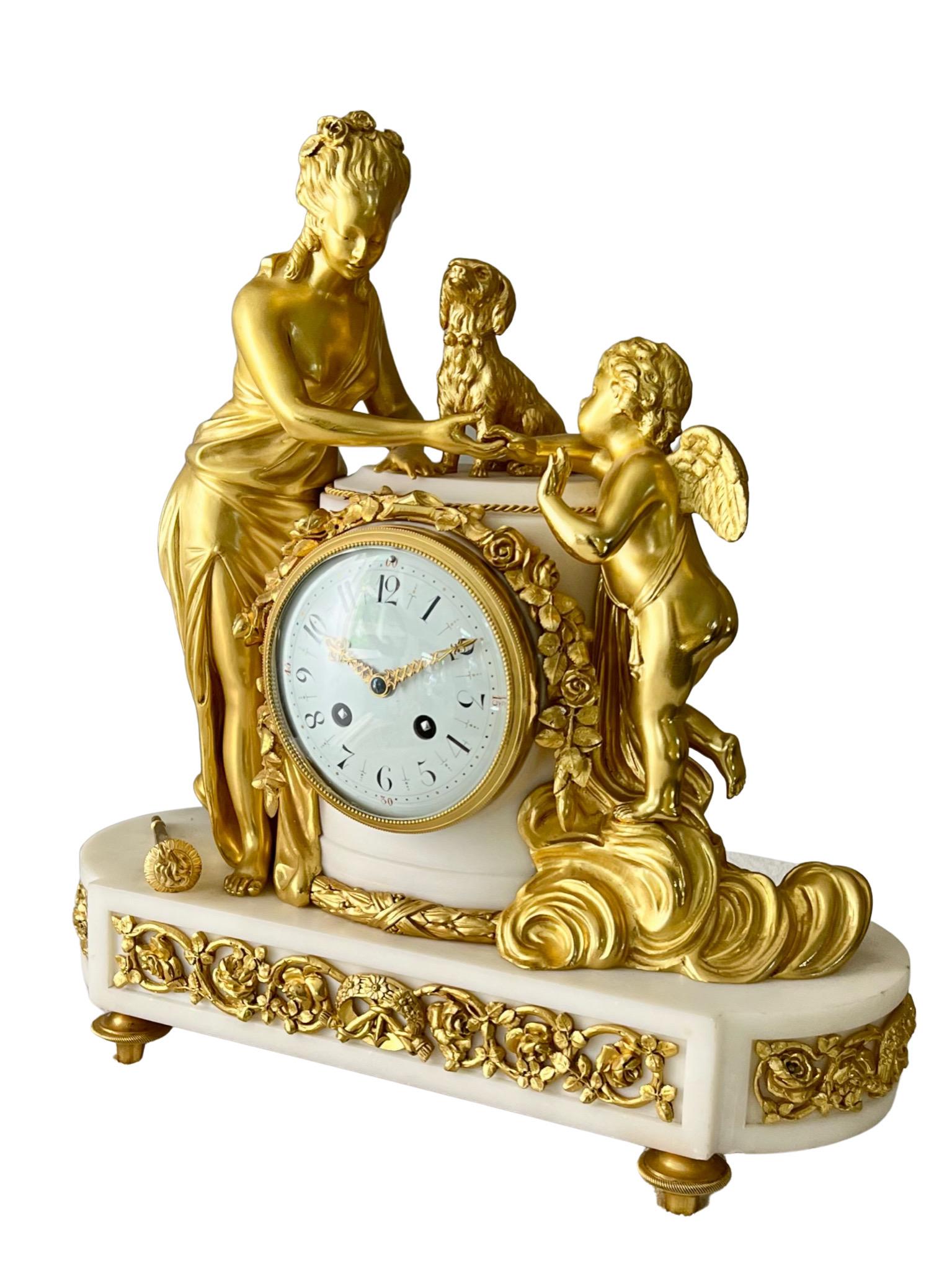 Remarquable horloge figurative française de style Louis Xv1 en marbre blanc monté en bronze doré en vente 7