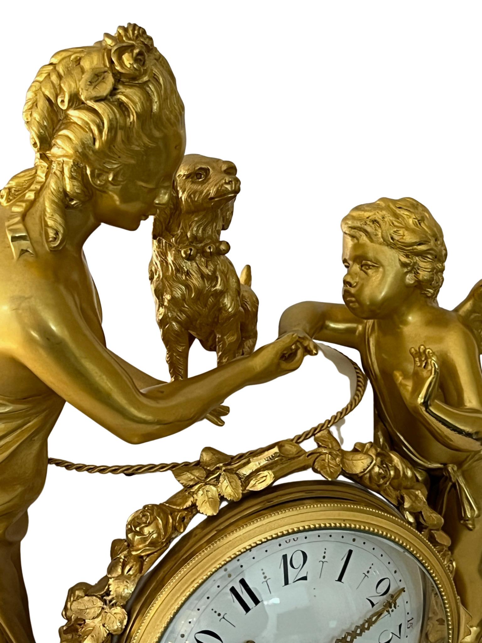 Remarquable horloge figurative française de style Louis Xv1 en marbre blanc monté en bronze doré en vente 10