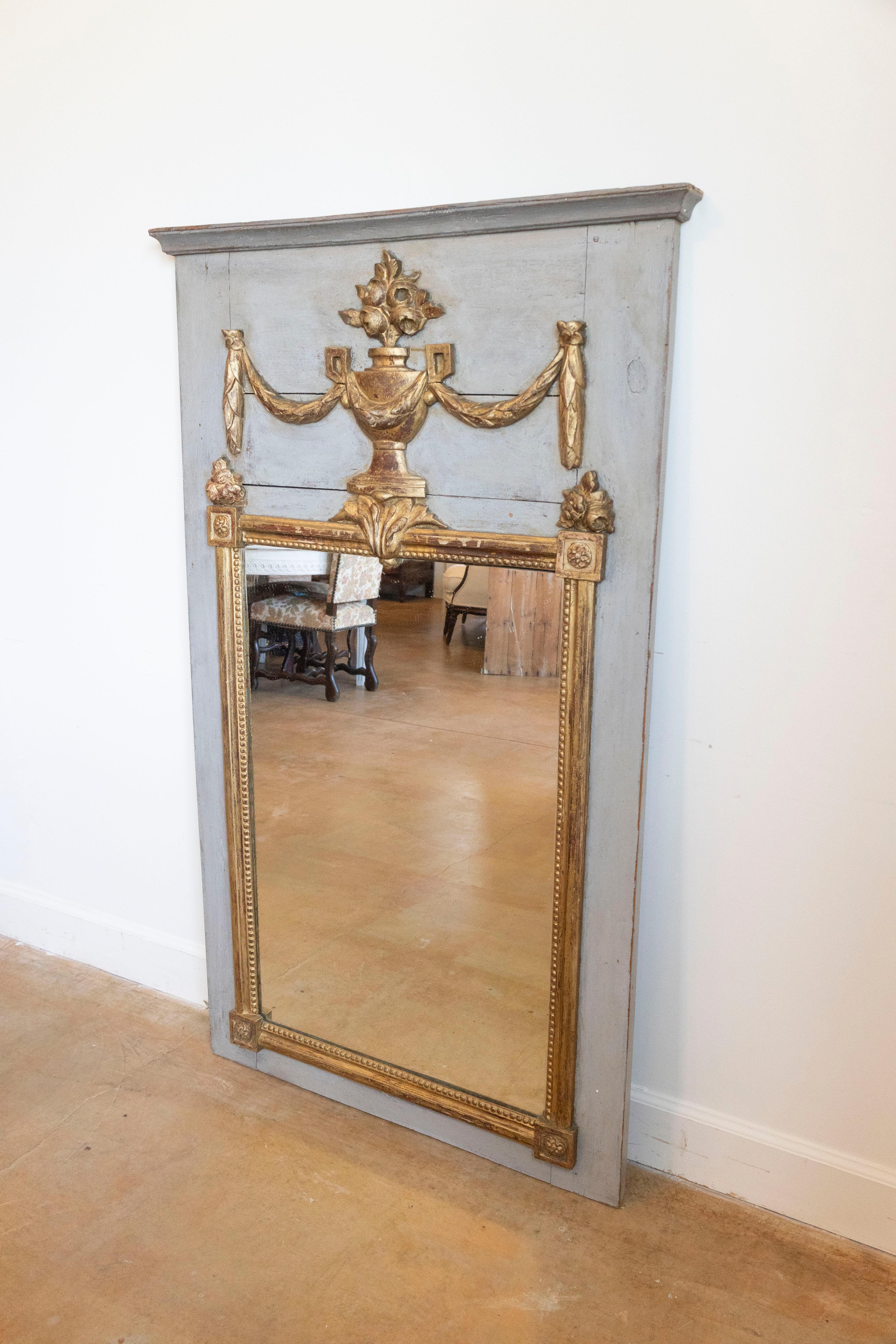 French Louis XVI 1790s Painted Trumeau Mirror with Carved Gilt Bouquet of Roses 9