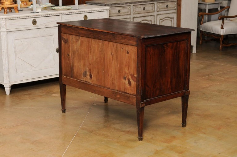 French Louis XVI 1790s Two-Drawer Sauteuse Commode with Tapered Legs For Sale 3