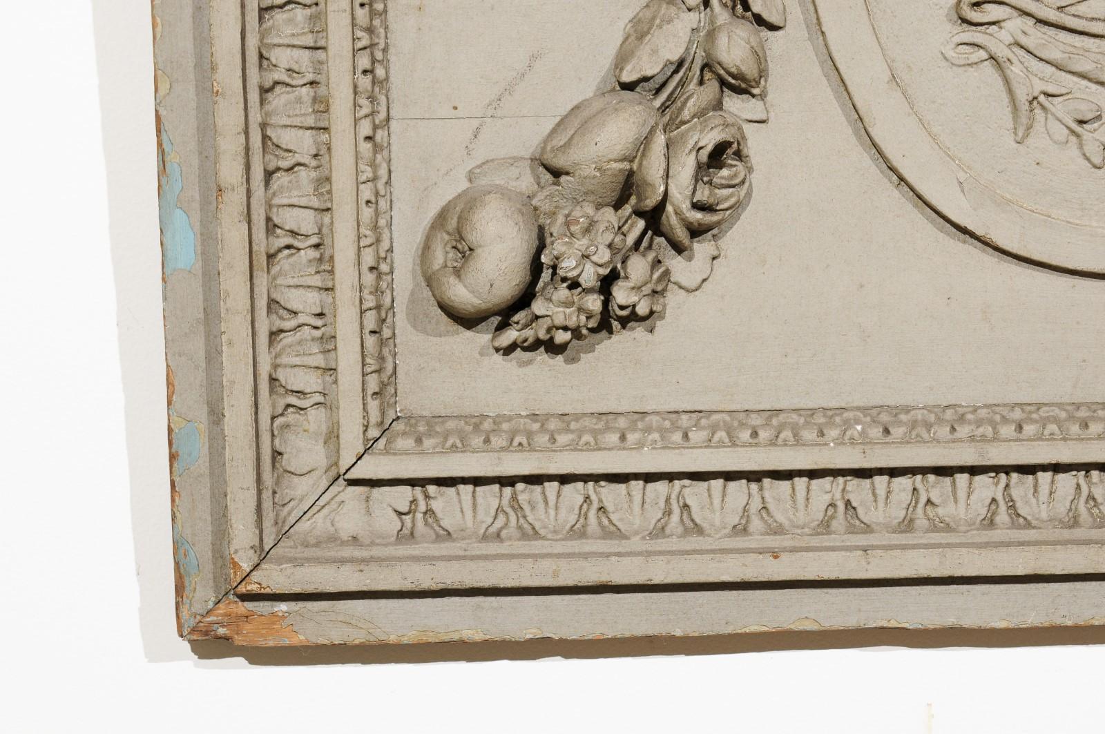 Panneau de boiserie français Louis XVI du 18ème siècle peint et sculpté à la main Bon état à Atlanta, GA