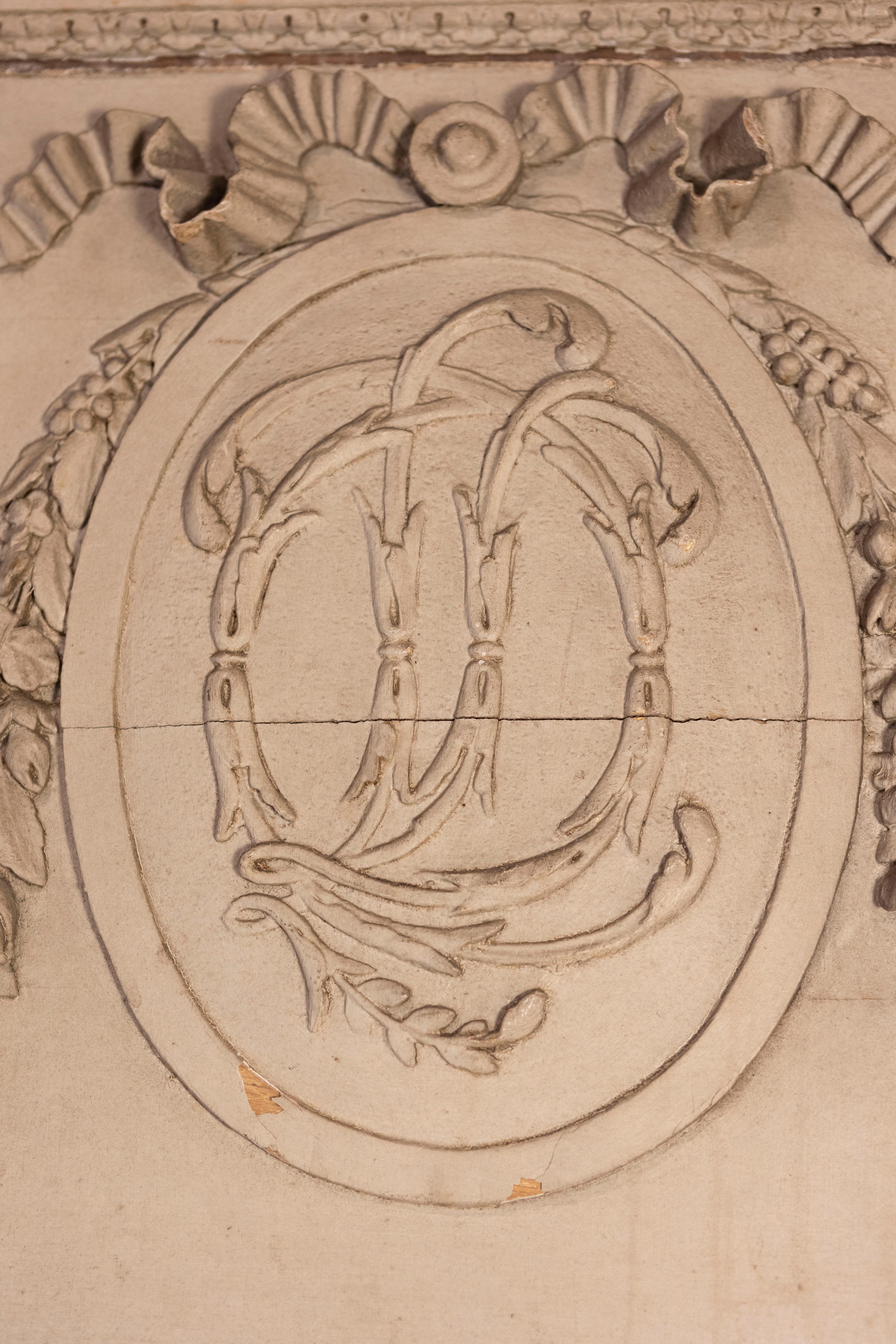 Fino al XVIII secolo Pannello Boiserie francese Luigi XVI del XVIII secolo dipinto e intagliato a mano in legno in vendita