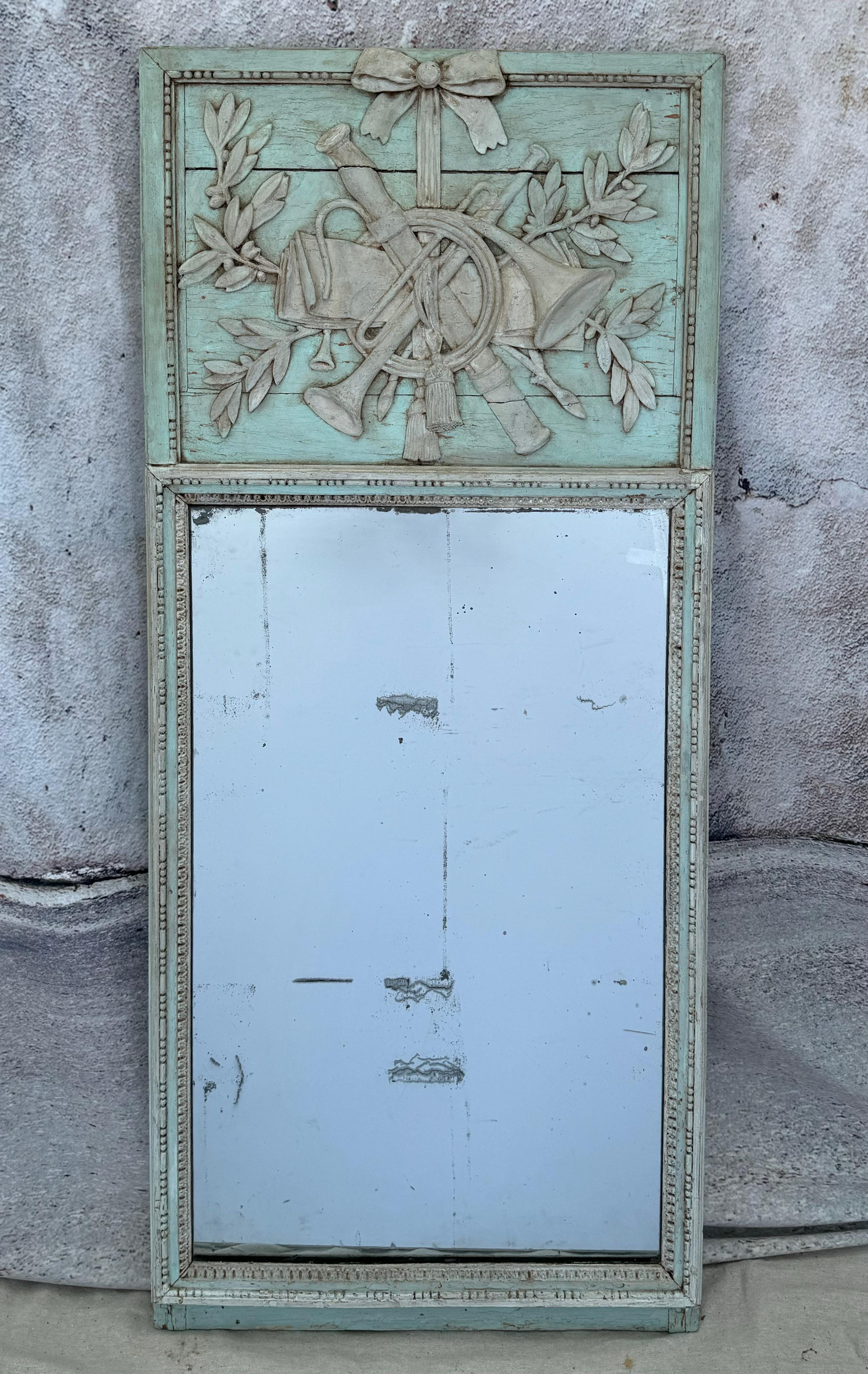 French Louis XVI 18th Century Trumeau Mirror from Provence with Musical Trophy For Sale 2