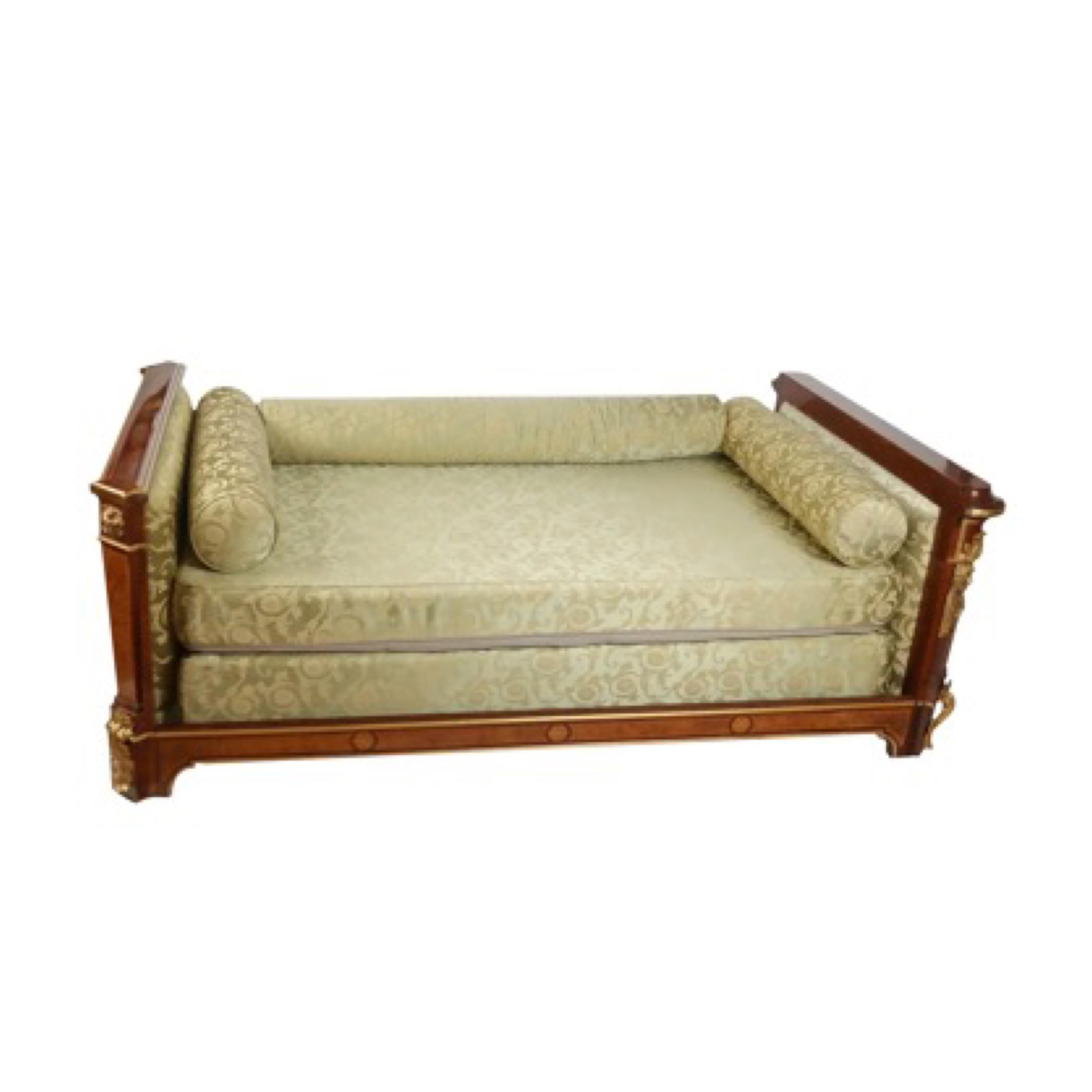 Französisch Louis XVI 19. Jahrhundert vergoldete Bronze und Intarsien Twin Daybed (Louis XVI.) im Angebot