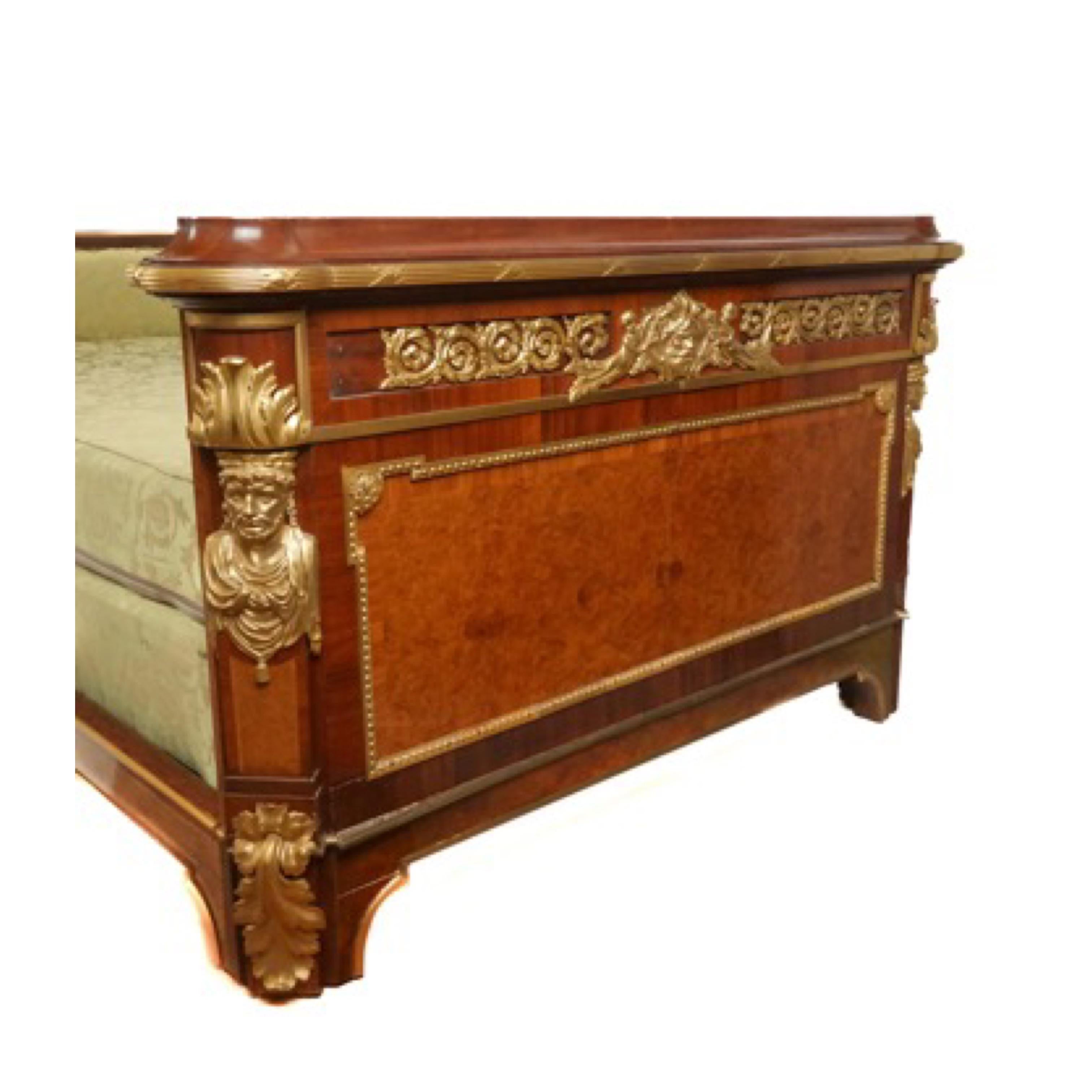 Französisch Louis XVI 19. Jahrhundert vergoldete Bronze und Intarsien Twin Daybed im Angebot 1