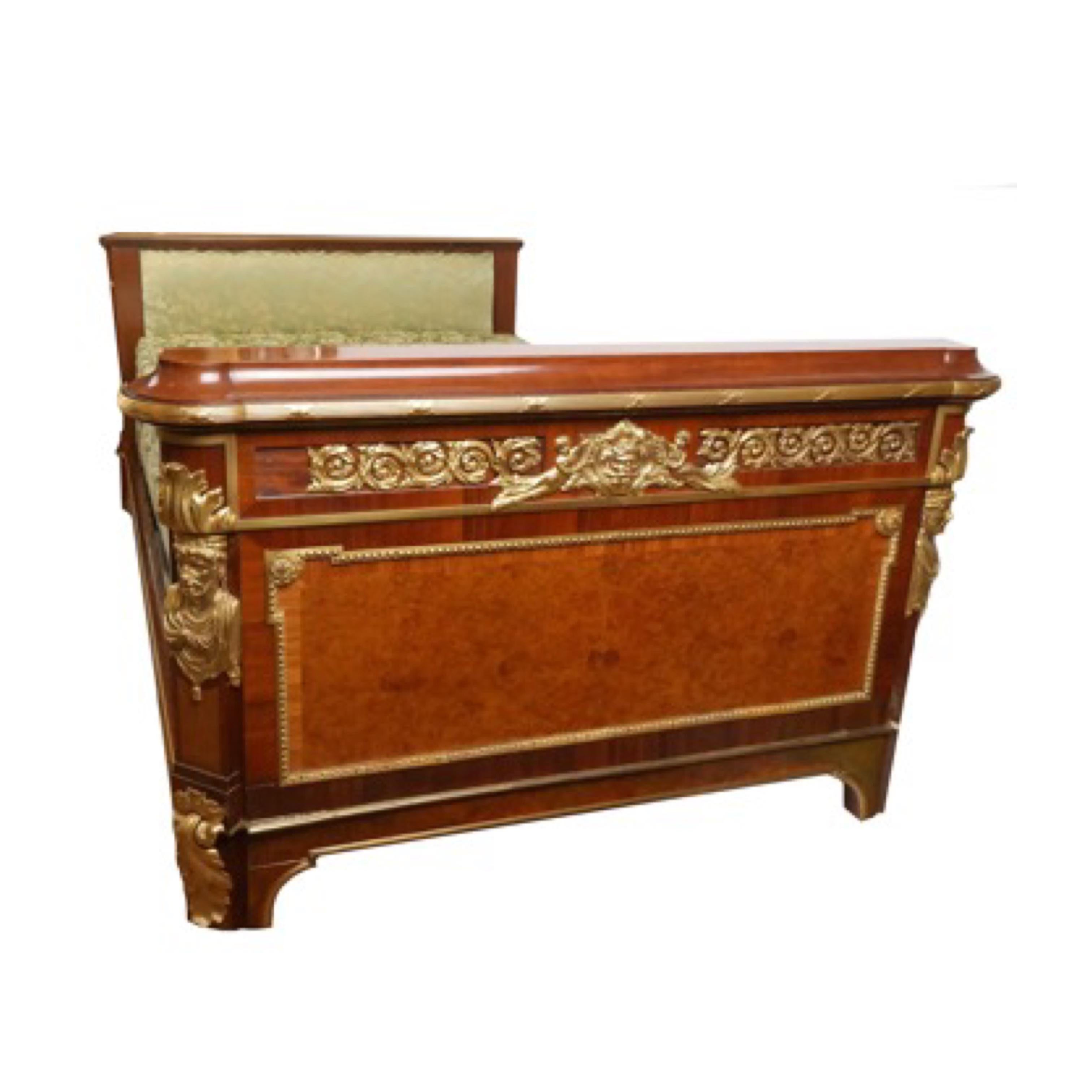 Französisch Louis XVI 19. Jahrhundert vergoldete Bronze und Intarsien Twin Daybed im Angebot 2