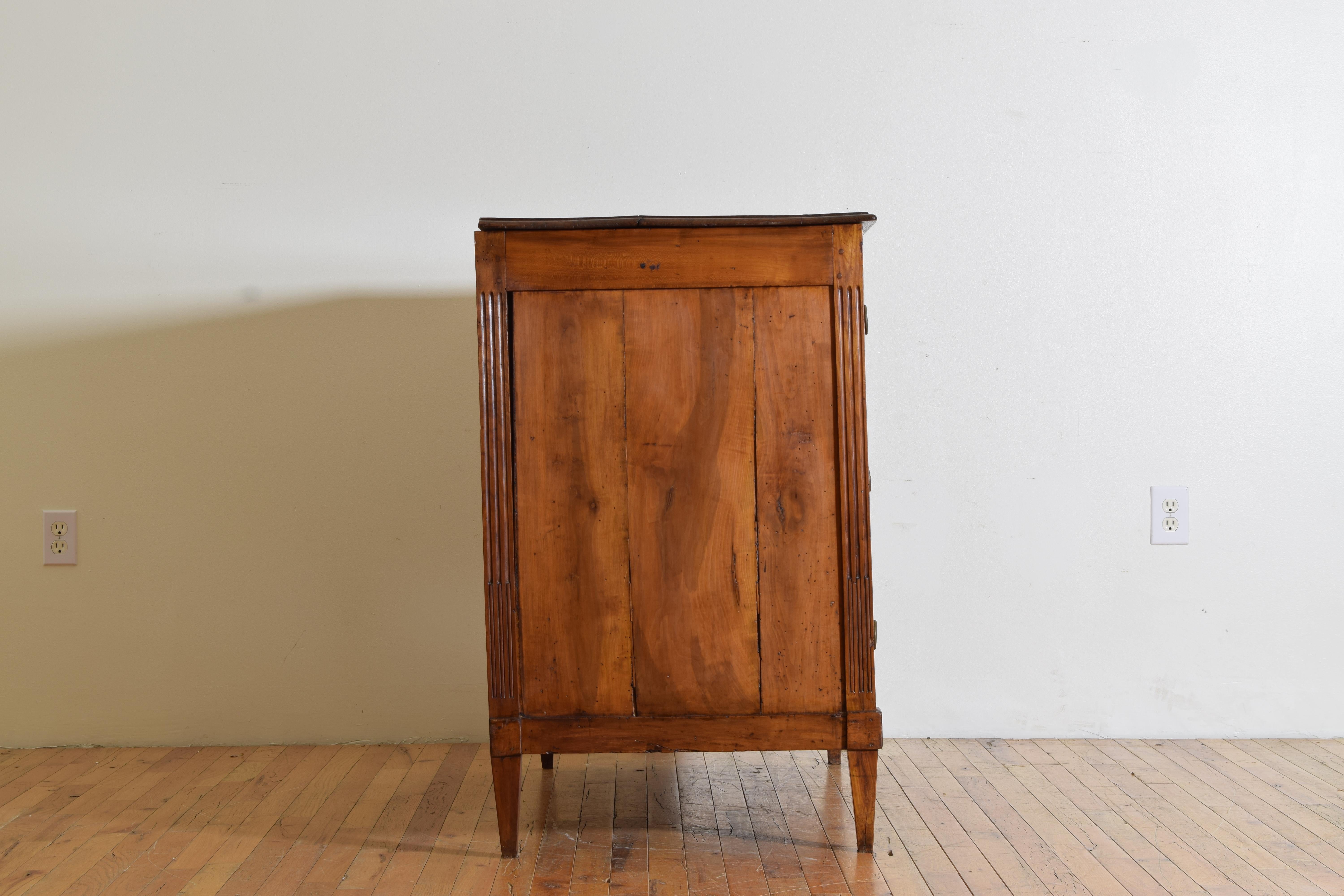 Late 18th Century French Louis XVI 3-Drawer Commode in Carved Walnut, ca. 1780 For Sale