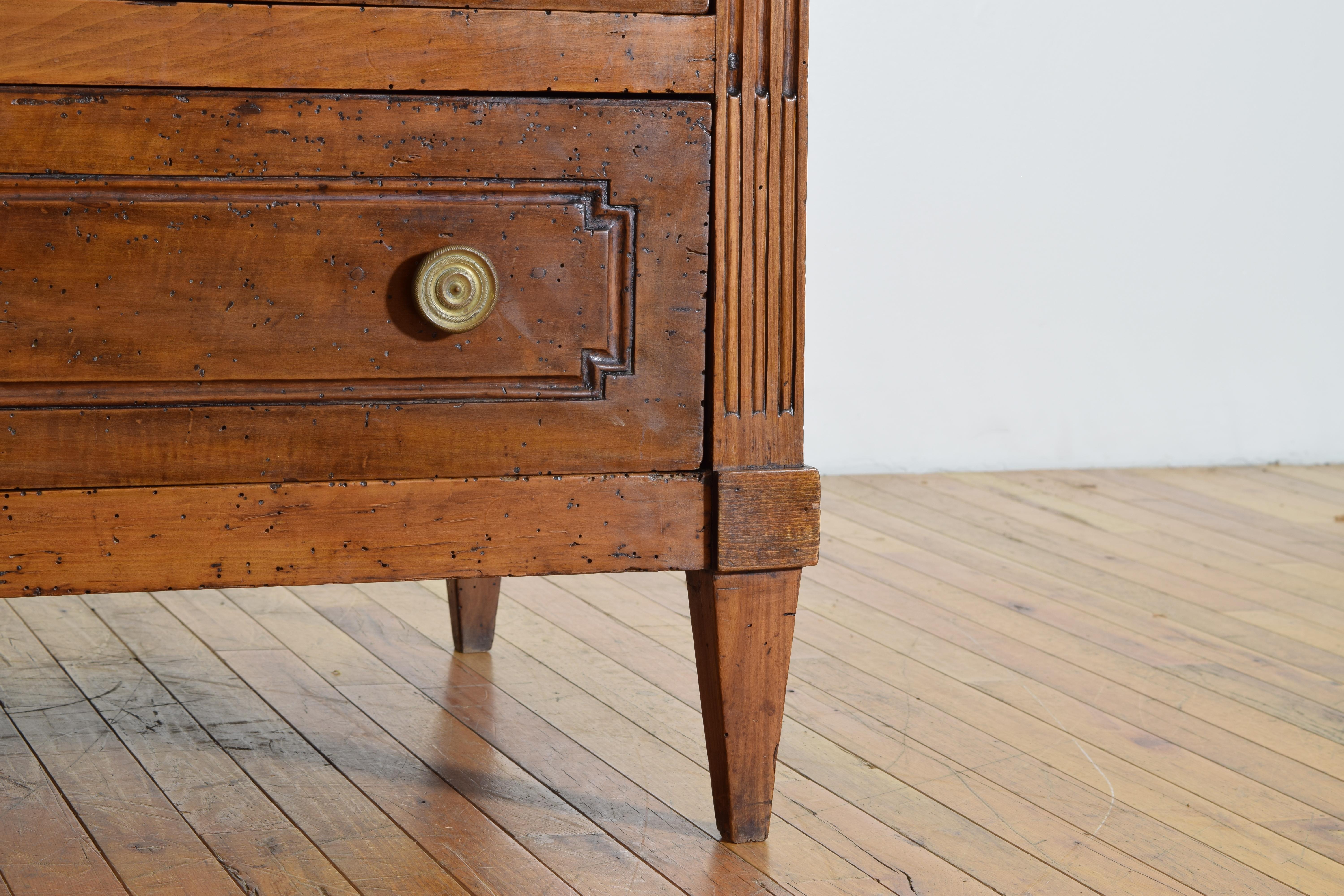 French Louis XVI 3-Drawer Commode in Carved Walnut, ca. 1780 For Sale 4