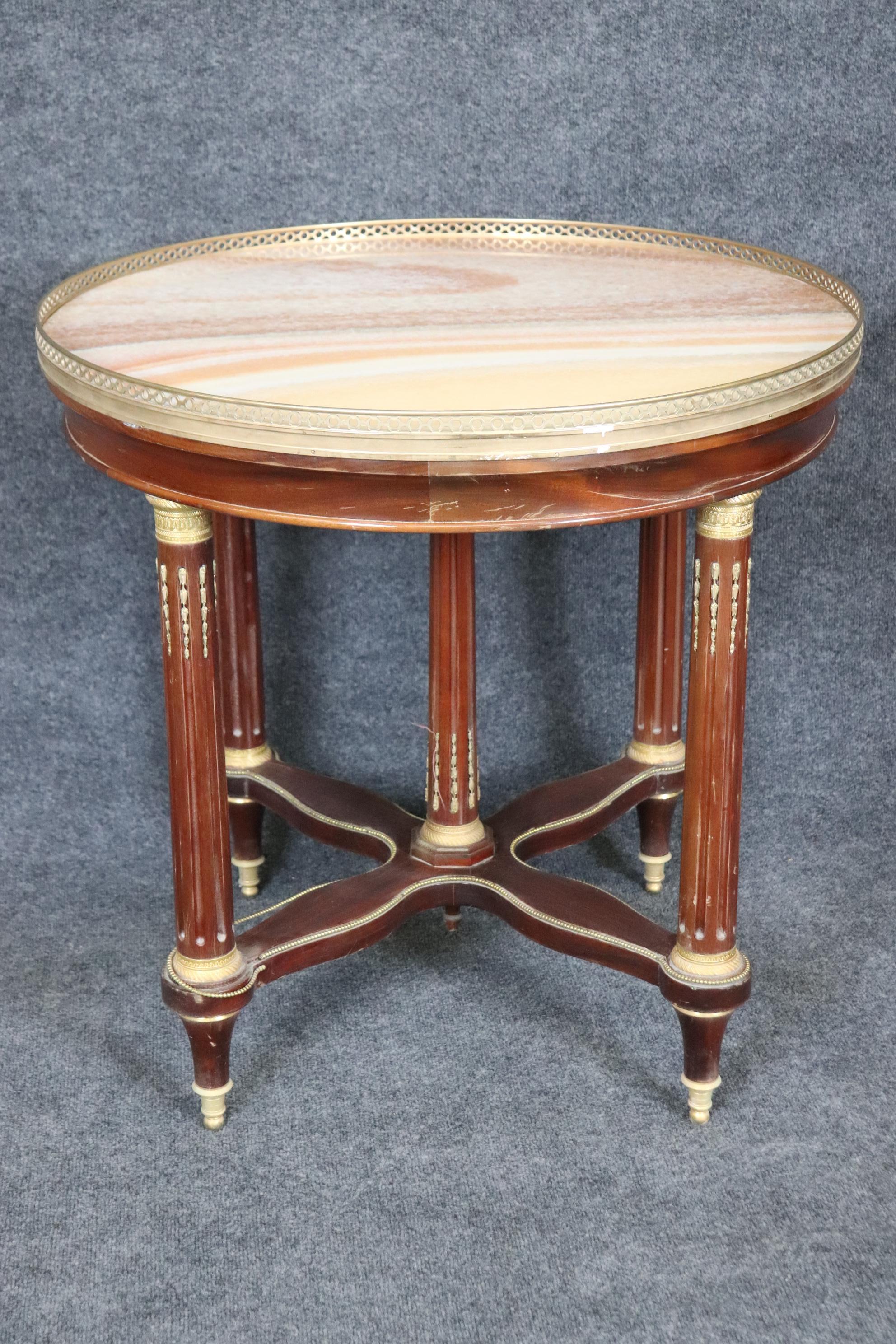 Bronze Table centrale Louis XVI montée en bronze albâtre à la manière de Sormani en vente
