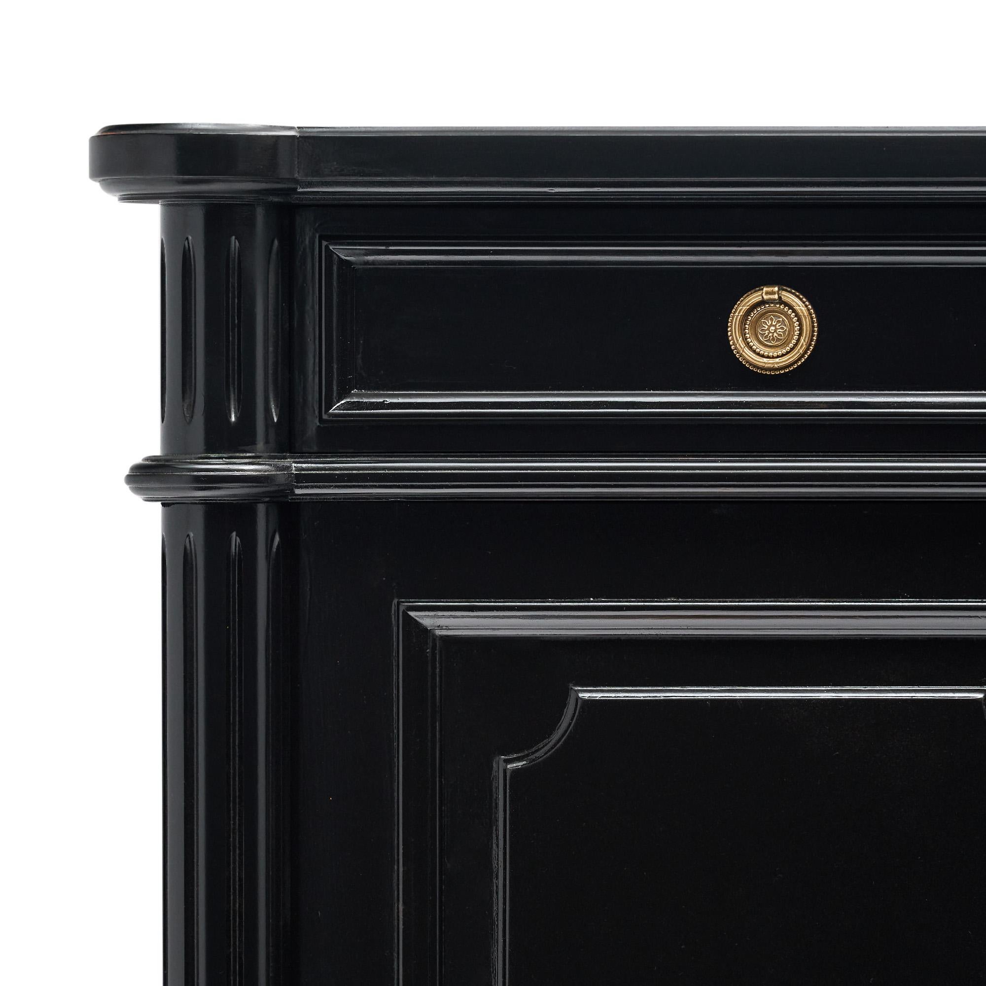 Buffet français ancien Louis XVI en bois d'ébène Bon état - En vente à Austin, TX