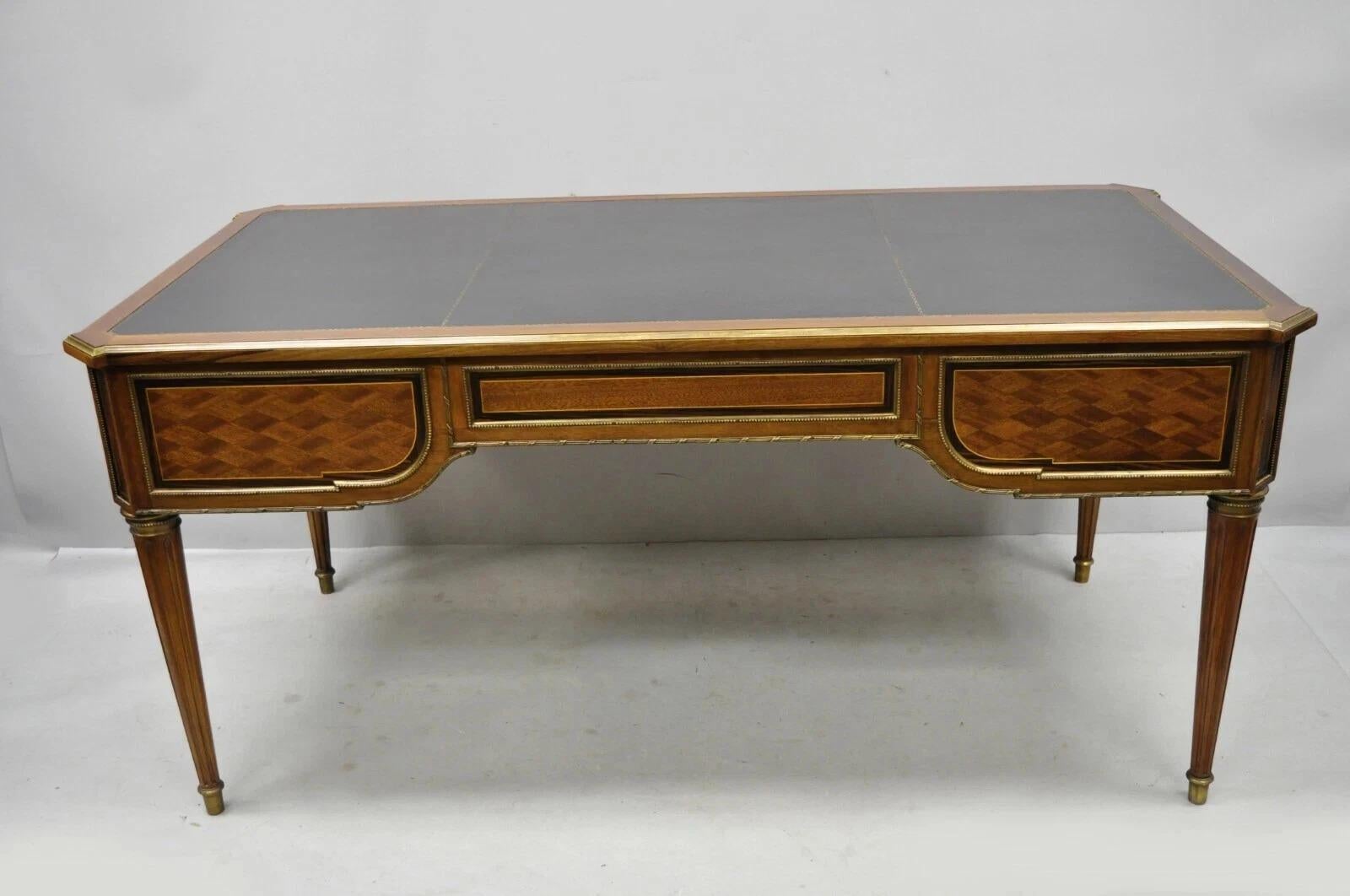 French Louis XVI Black Leather Top Bureau Plat Desk by Simón Loscertales Bona in vendita 5