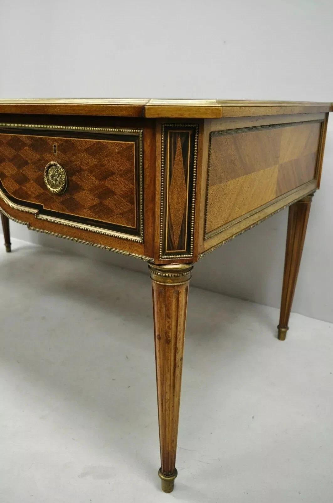 French Louis XVI Black Leather Top Bureau Plat Desk by Simón Loscertales Bona in vendita 1