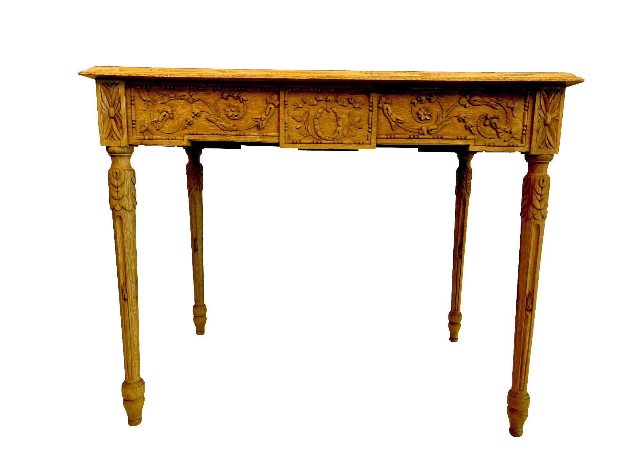 French Louis XVI Bleached Oak Side Table with Neoclassical Carved Designs  For Sale 1