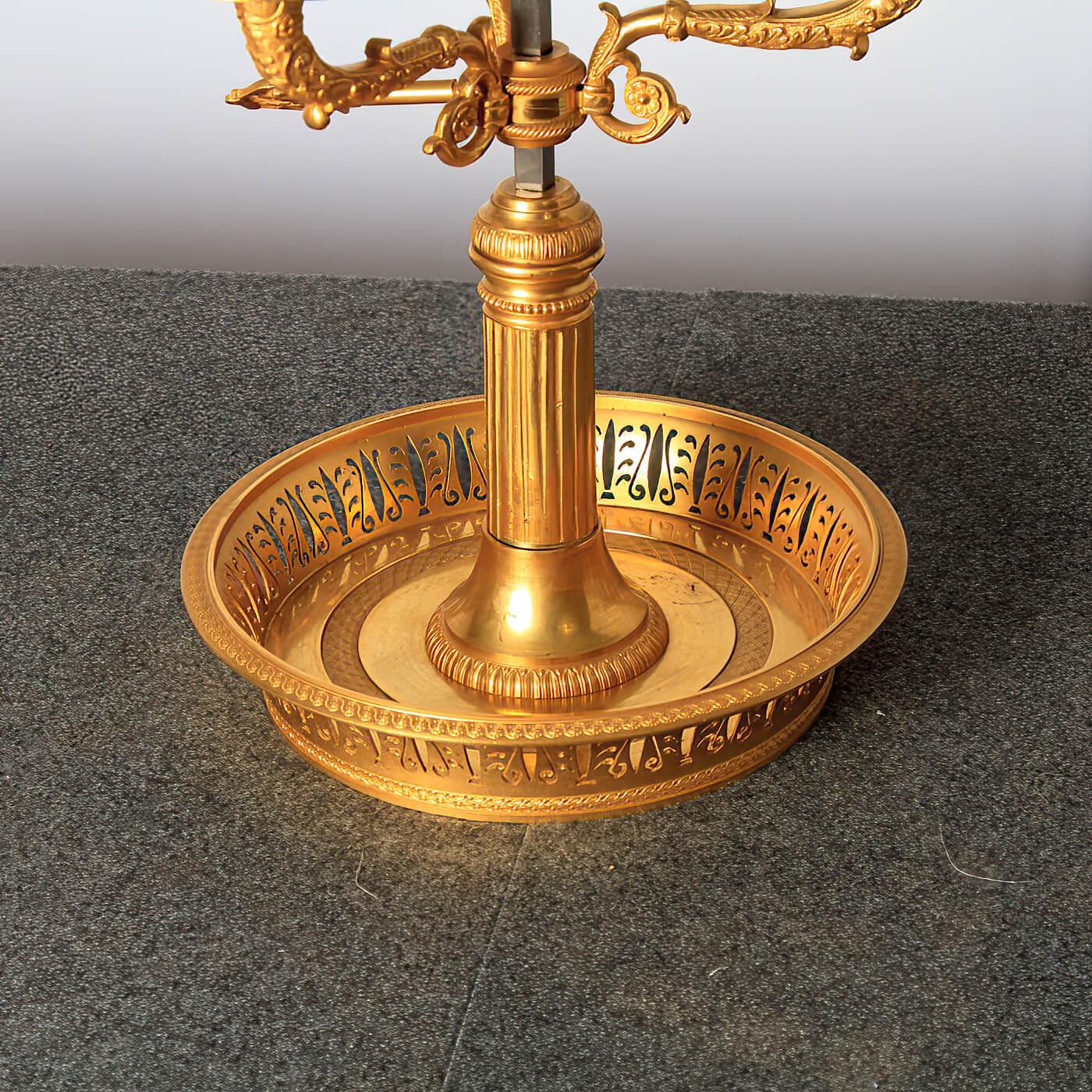 XIXe siècle Lampe bouillotte française Louis XVI en vente