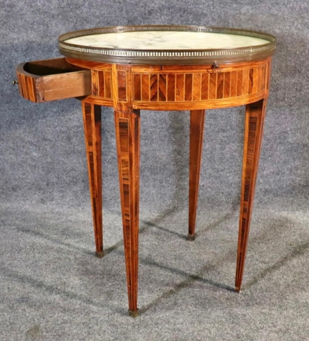 French Louis XVI Bouillotte Table, C. 1800 In Good Condition For Sale In Doylestown, PA