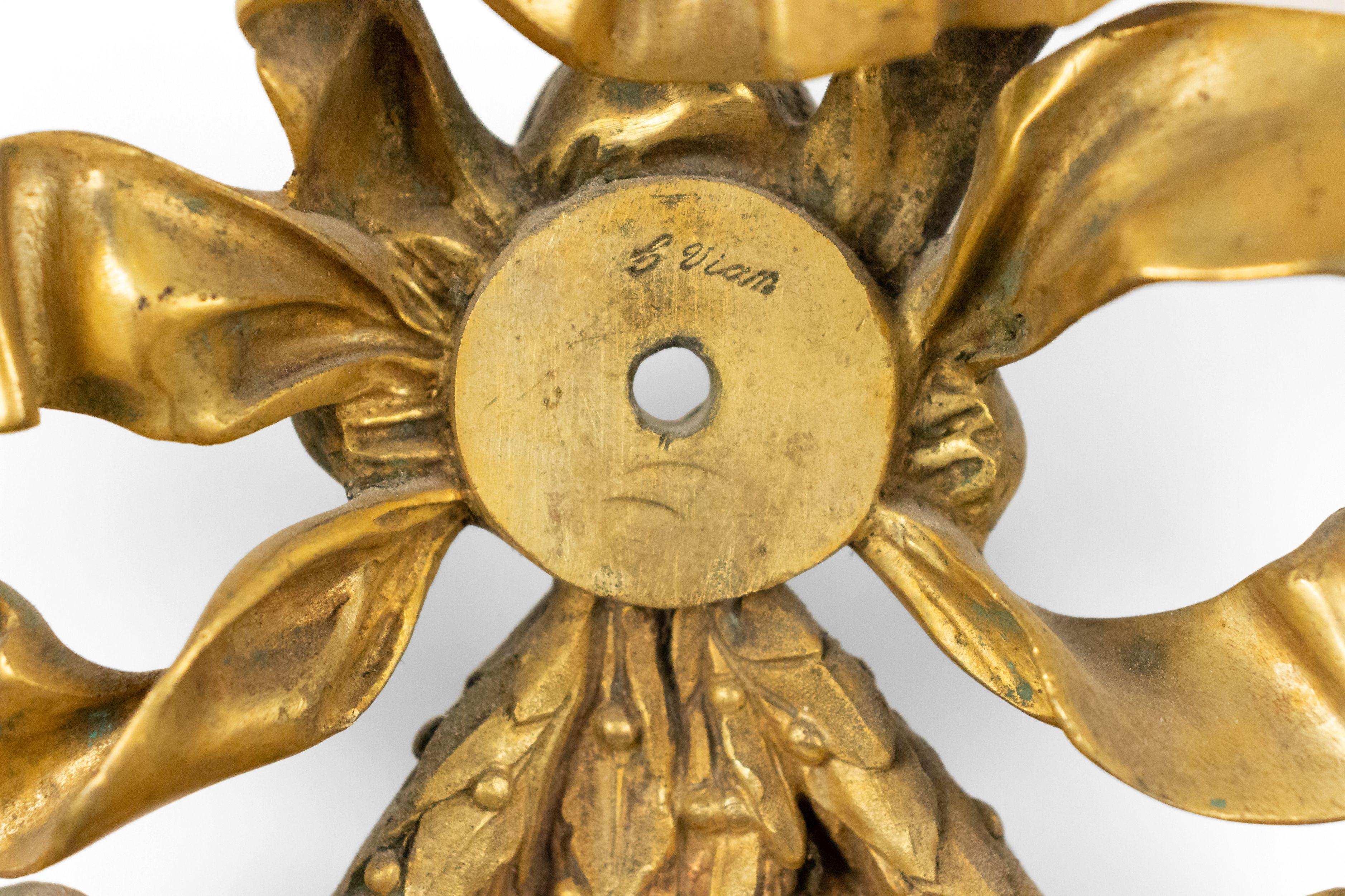 Wandleuchter aus Bronze mit Schleifengriff, Louis XVI.-Stil, Louis XVI. im Angebot 1