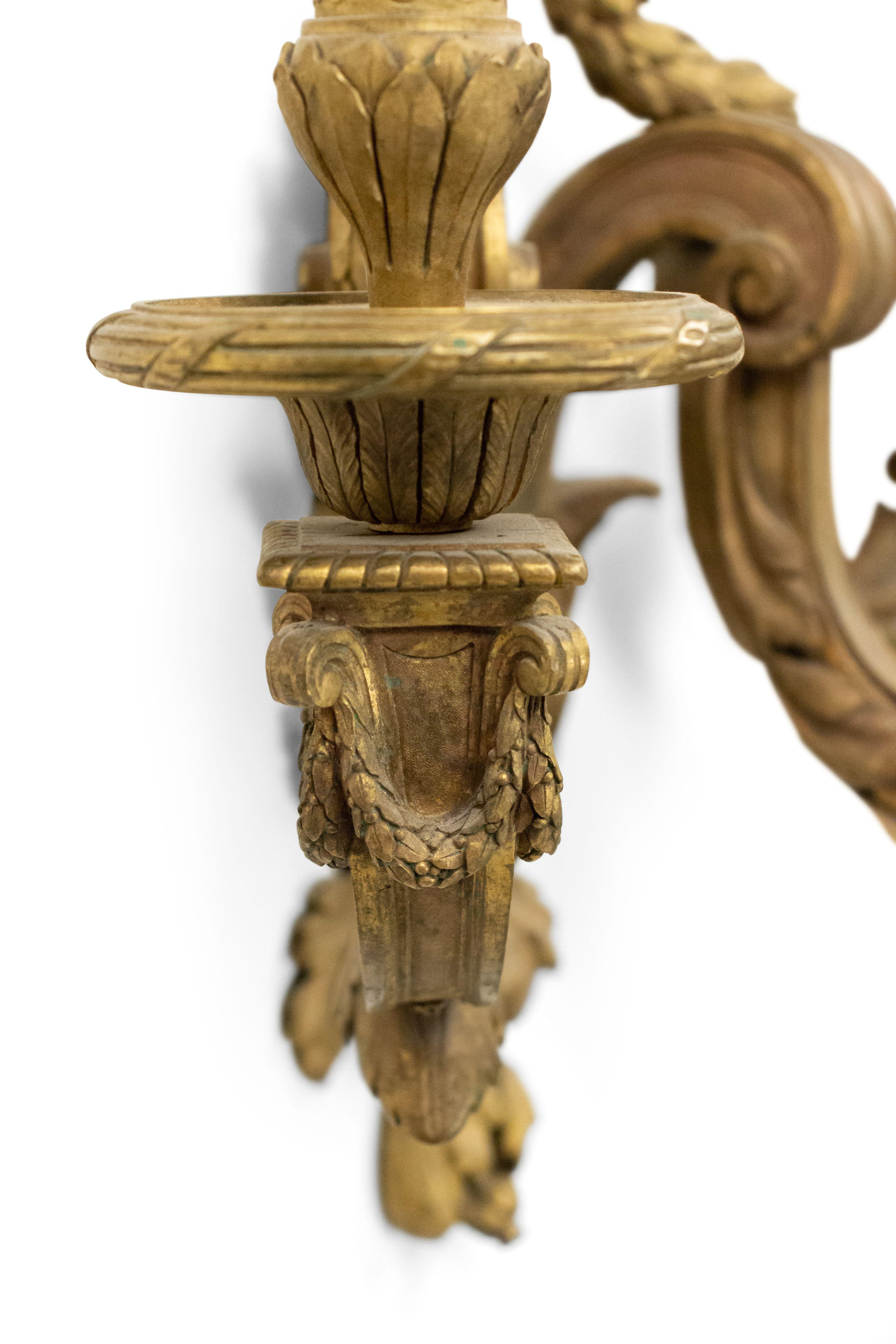 Wandleuchter aus Bronze mit Schleifengriff, Louis XVI.-Stil, Louis XVI. im Angebot 4