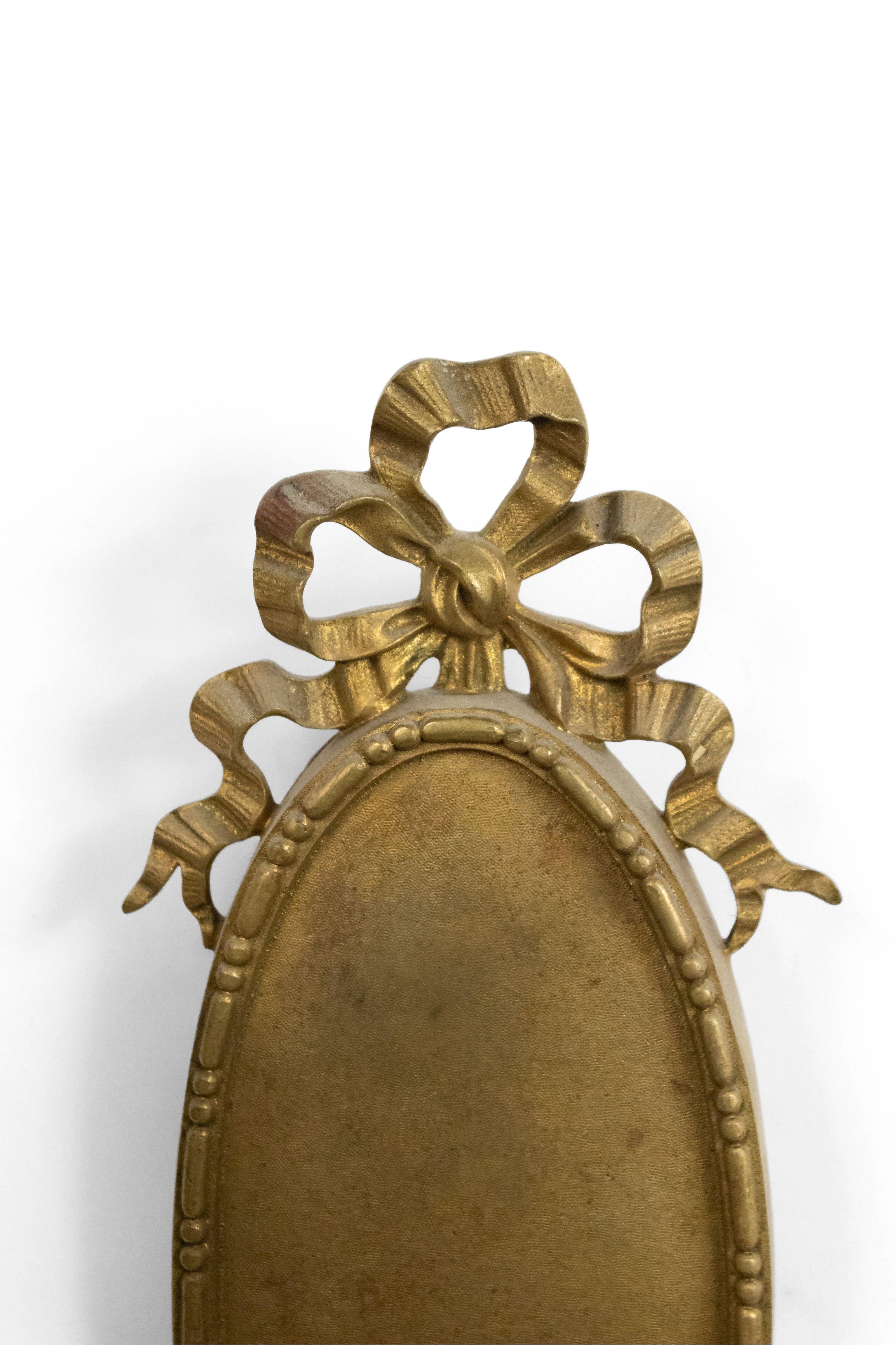 Französischer Louis XVI Bronze Dore Wandleuchter (Louis XVI.) im Angebot