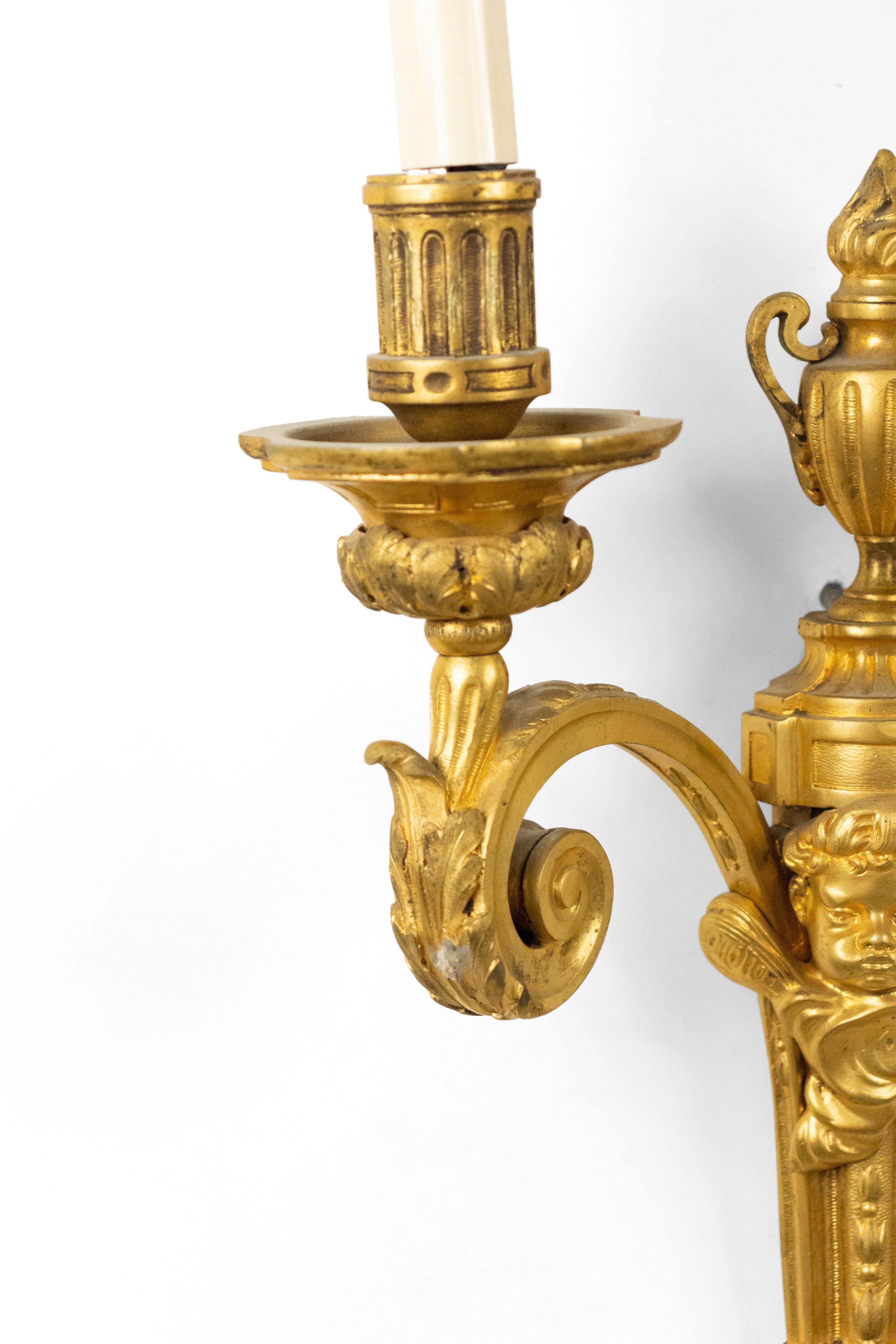 French Louis XVI Bronze Dore Wall Sconce For Sale 1