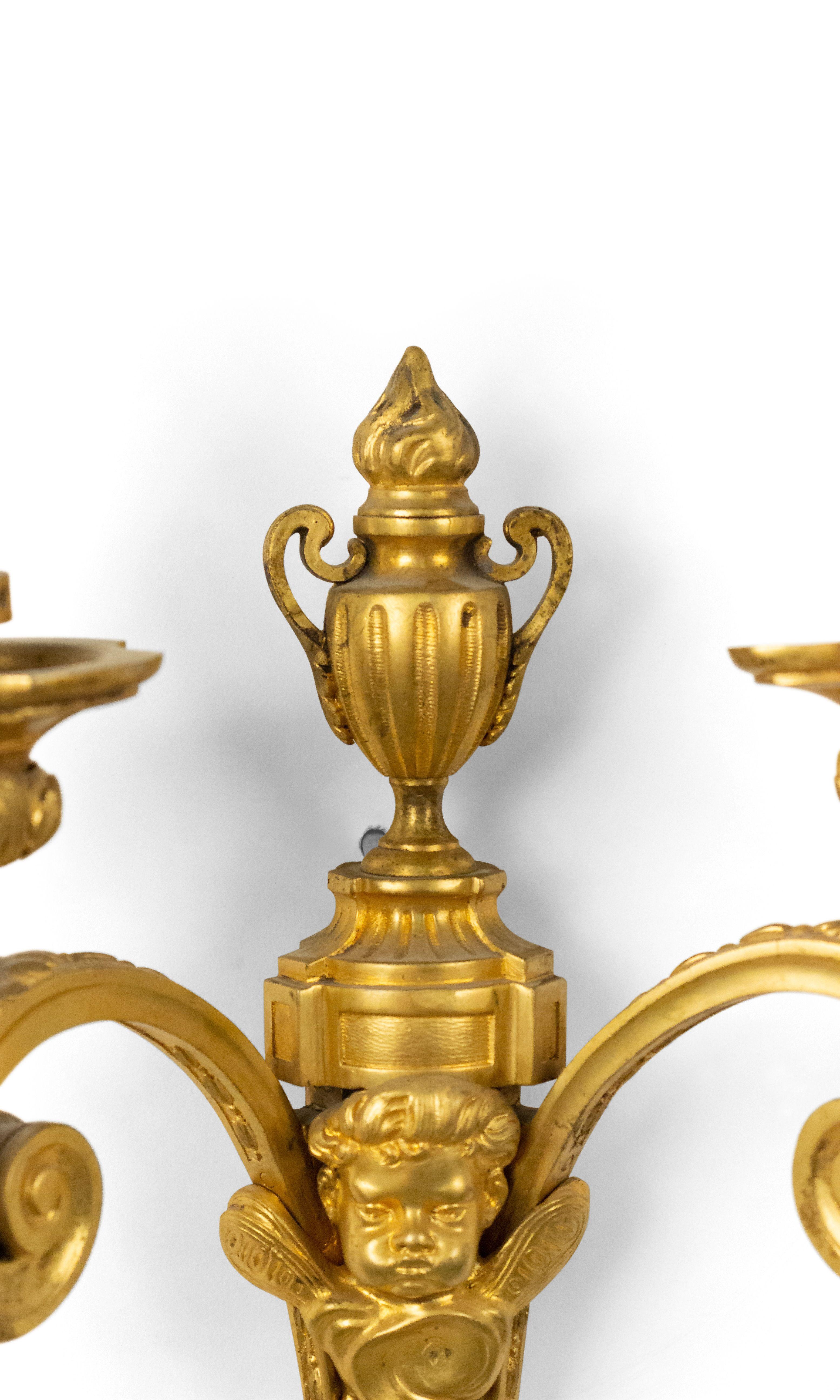 Bronze-Dore Cupid-Wandleuchter im Louis-XVI.-Stil im Zustand „Gut“ im Angebot in New York, NY