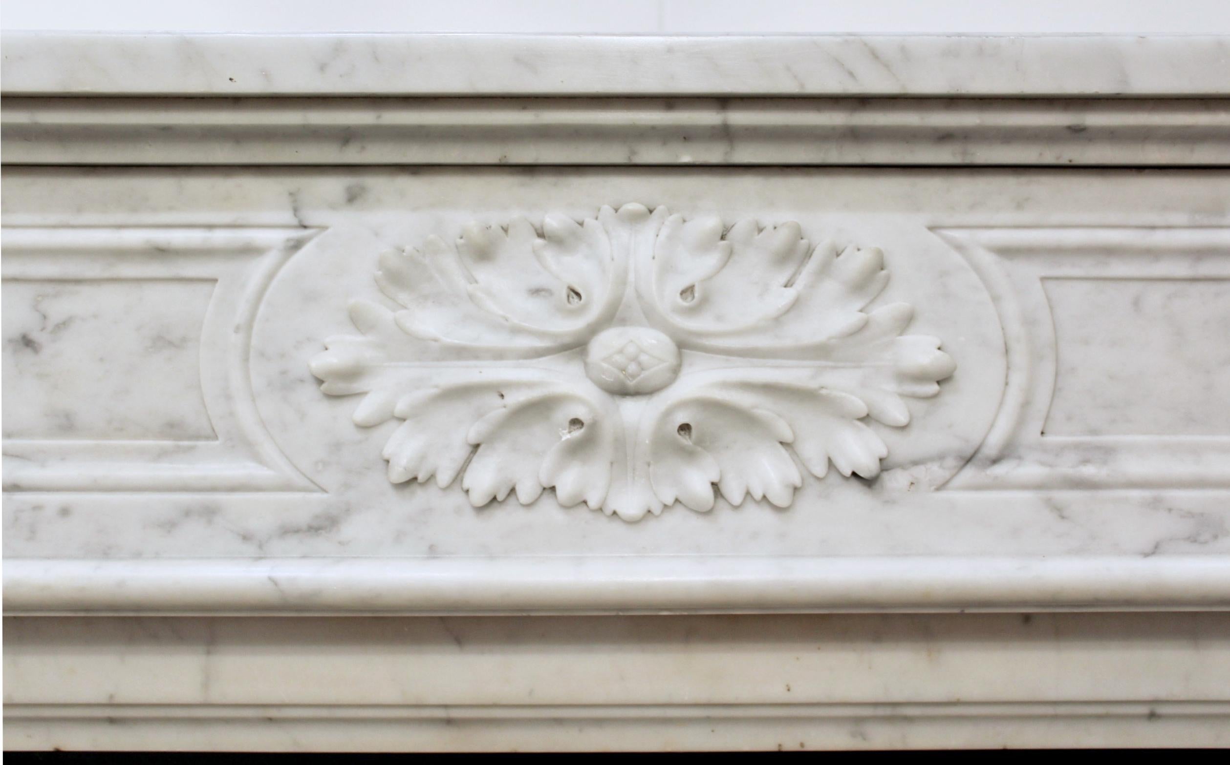 French Louis XVI Carrara Marble Mantel In Good Condition For Sale In Charleston, SC