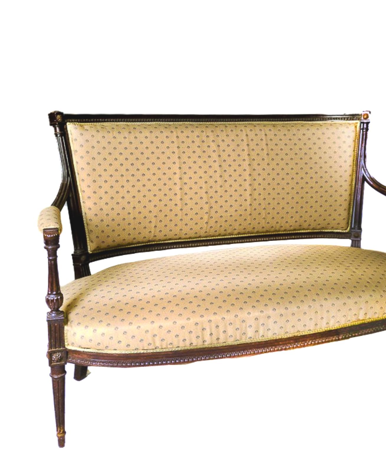 Canapé de salón estilo Luis XVI en talla 