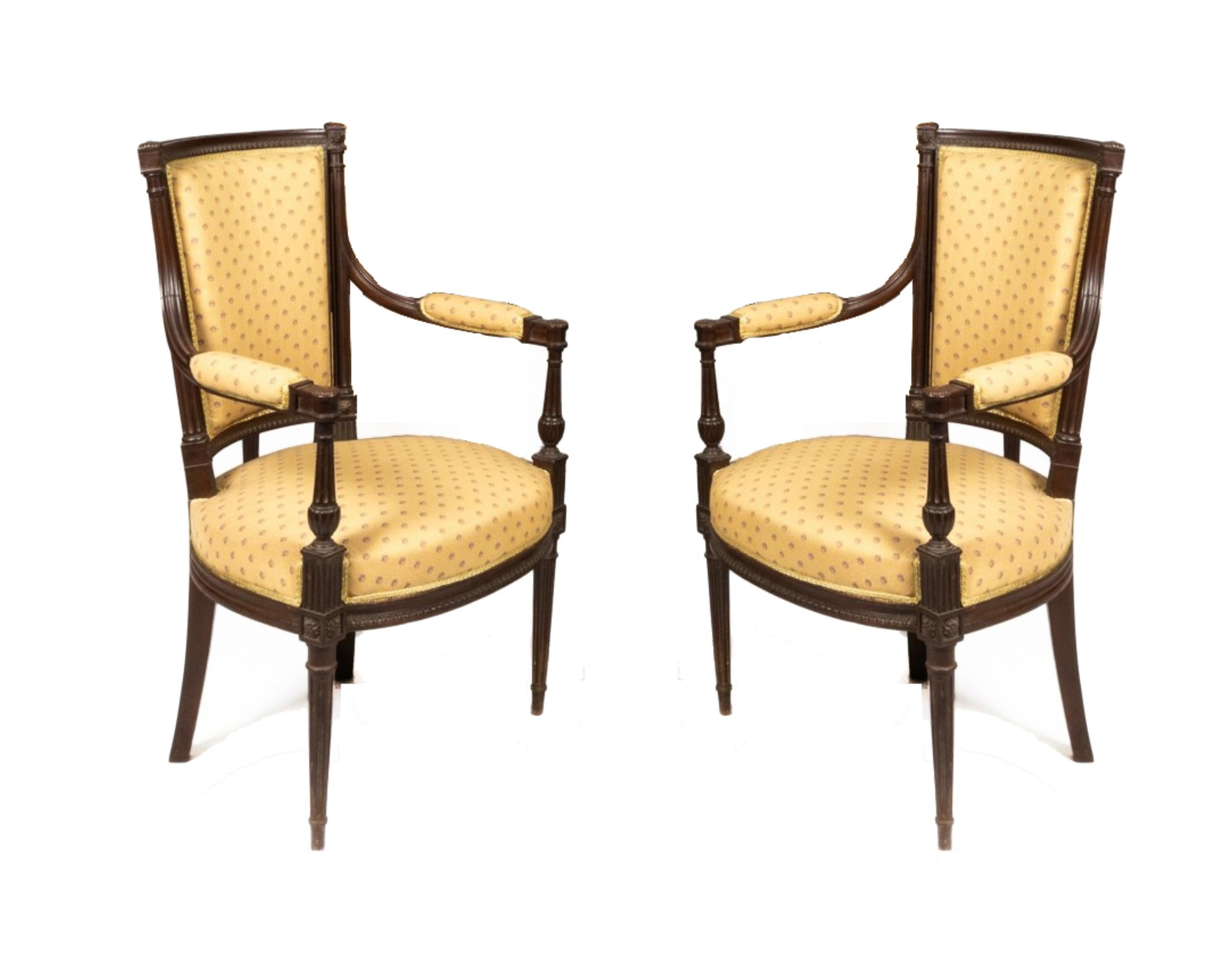 French Louis XVI Carved Living Room Set, 19th Century For Sale 1