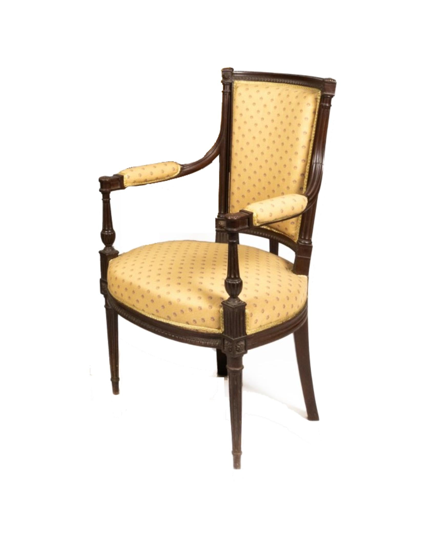 French Louis XVI Carved Living Room Set, 19th Century For Sale 3