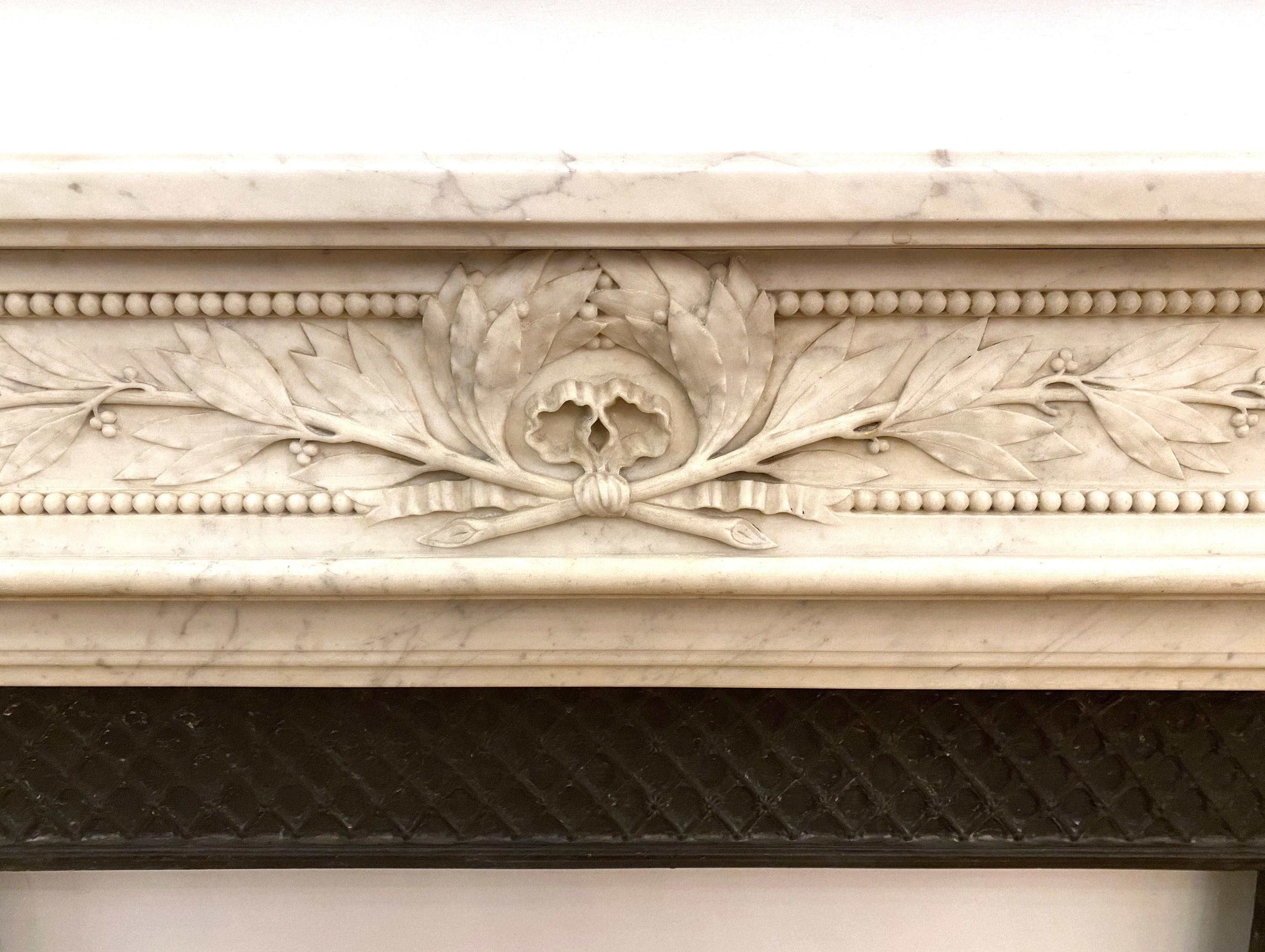 French Louis XVI Carved White Marble Mantel Floral Details In Good Condition For Sale In New York, NY