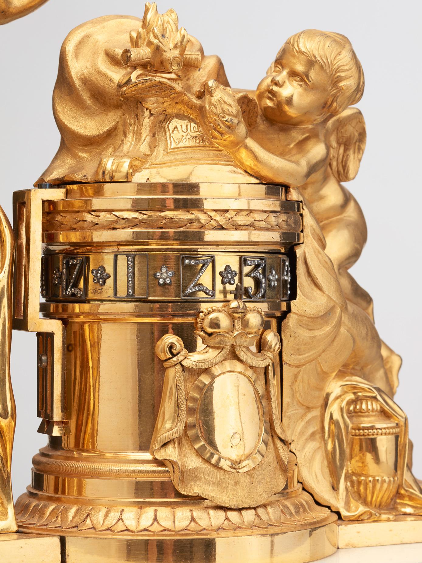 Doré Horloge française Louis XVI « cercle à tournant »  en vente