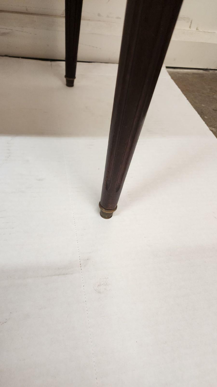 Table basse française Louis XVI Bon état - En vente à Dallas, TX