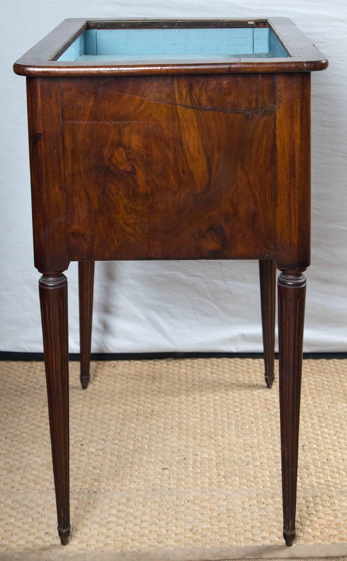 French Louis XVI Collectors Cabinet For Sale 3