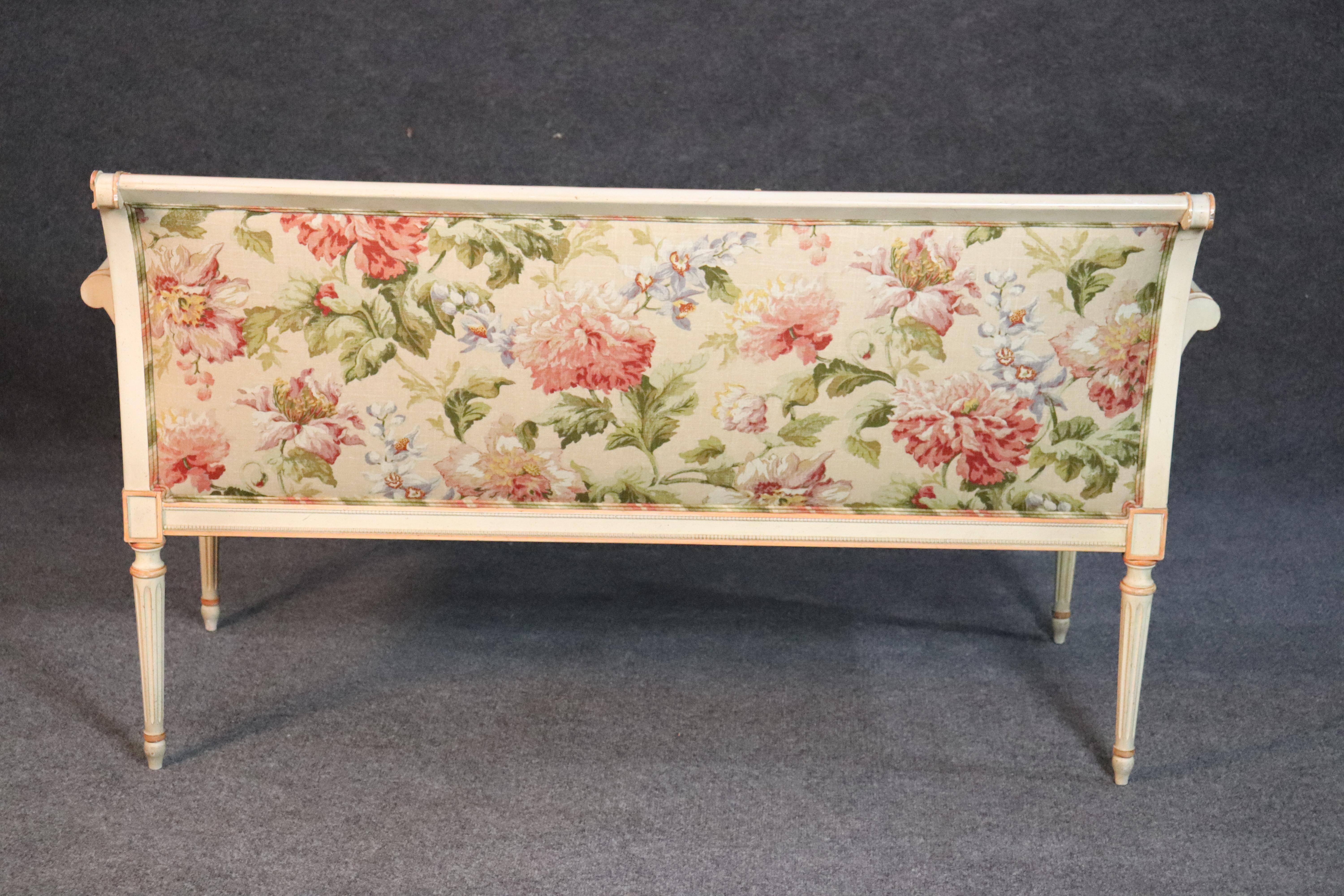 20th Century French Louis XVI Crème Painted Settee with Linen Upholstery