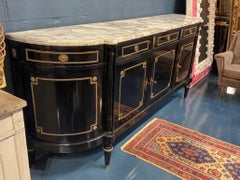 Buffet de style Louis XVI en forme de D