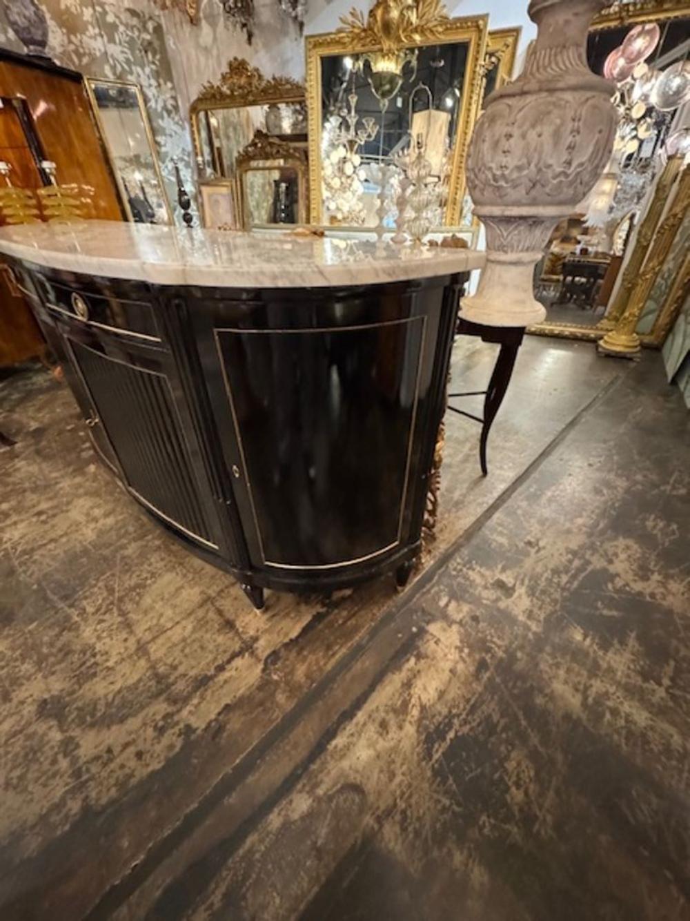 Credenza francese Luigi XVI a forma di D. in vendita 2