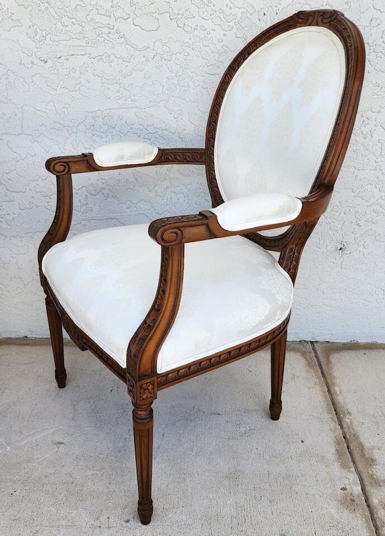 French Louis XVI Dining Chairs Set of 4 In Good Condition For Sale In Lake Worth, FL