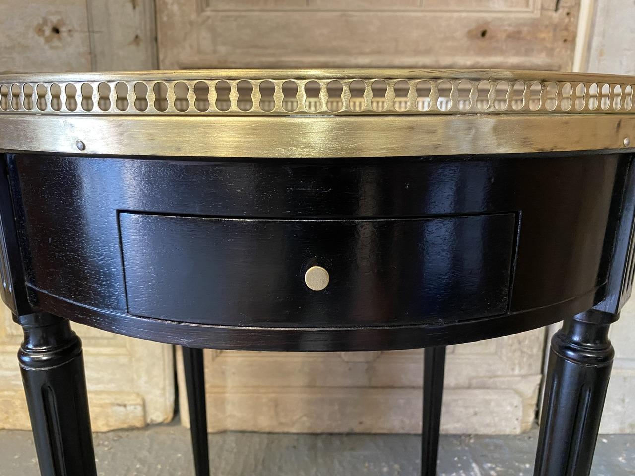French Louis XVI Ebonised Lamp Table  In Good Condition For Sale In Seaford, GB