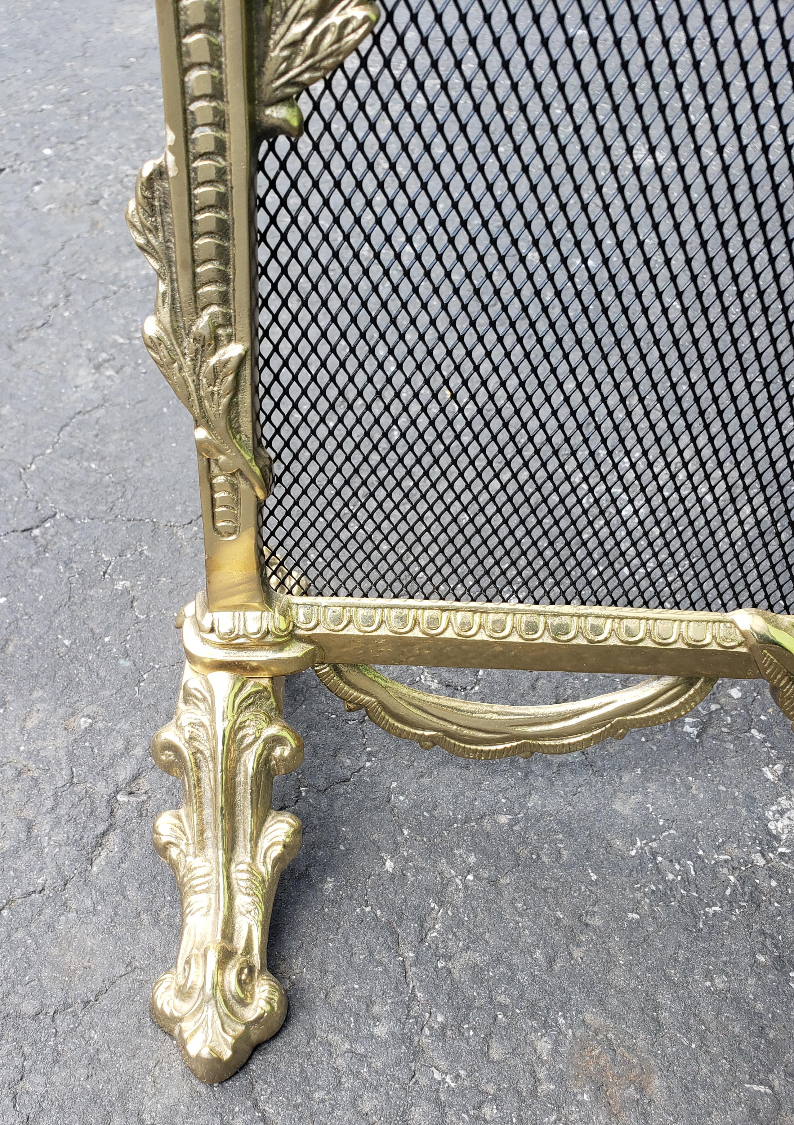 French Louis XVI Empire Style Ornate Brass Fireplace Screen In Excellent Condition For Sale In Germantown, MD
