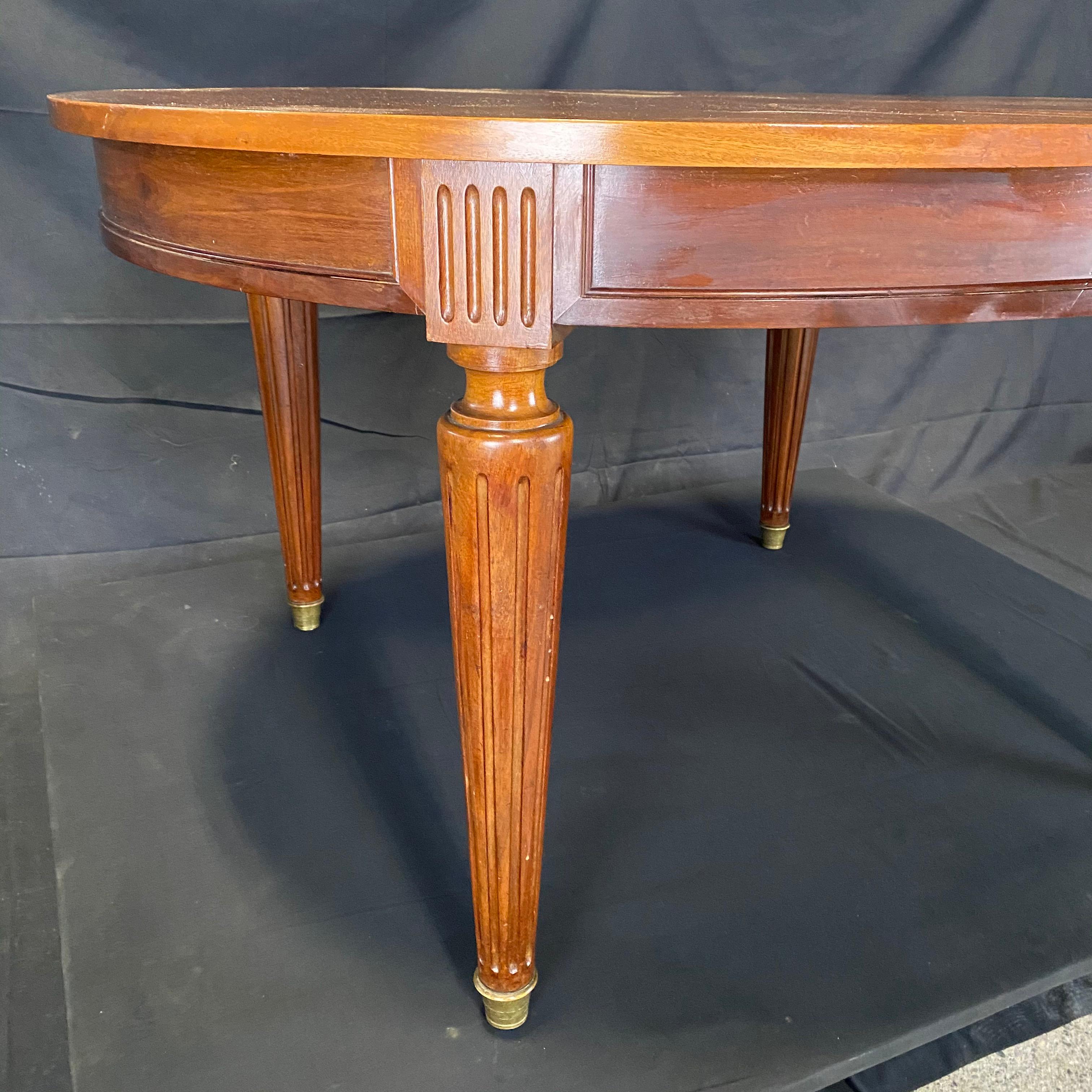 French Louis XVI Expandable and Versatile Walnut Dining Table For Sale 2