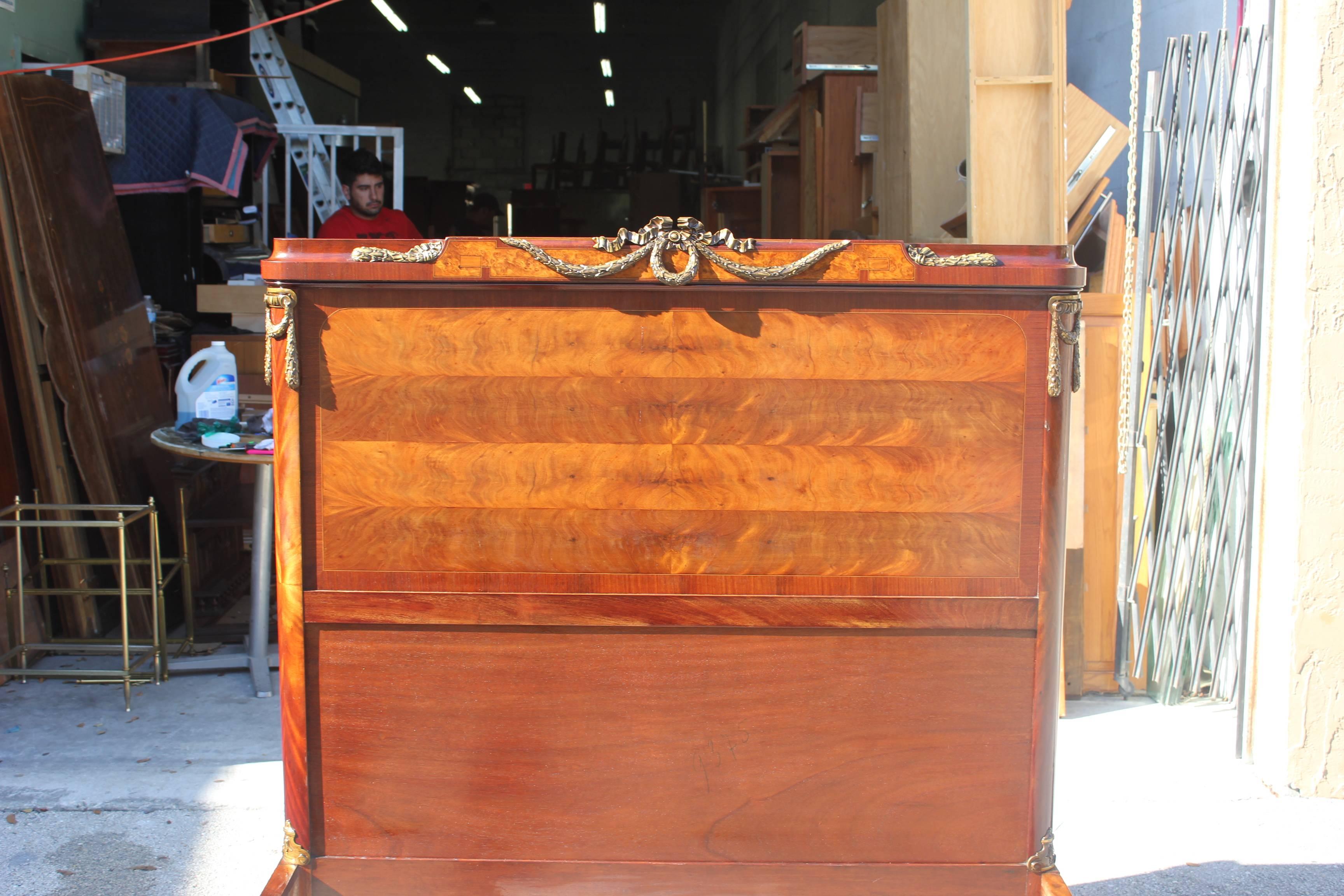French Louis XVI Flame Mahogany with Bronze Hardware ''Full'' Beds, circa 1890s 4