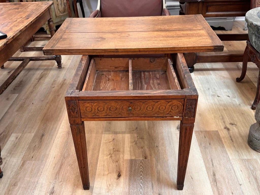 Walnut French Louis XVI Folding table, late 18th century, walnut For Sale