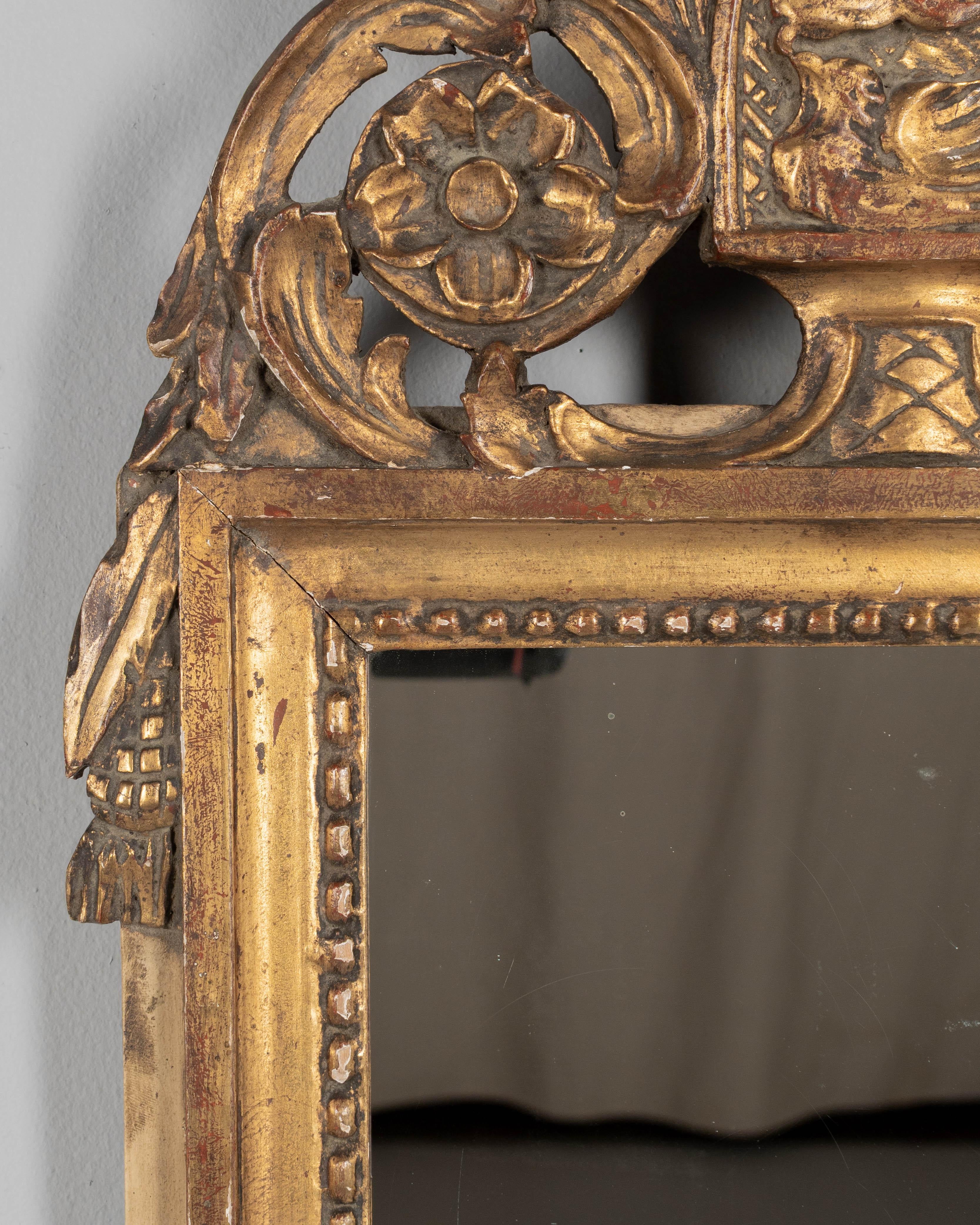 Miroir de mariage en bois doré de style Louis XVI Bon état - En vente à Winter Park, FL