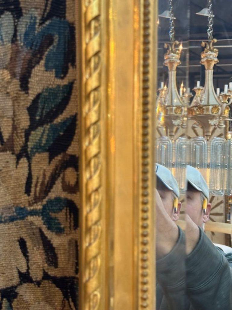 Fin du XIXe siècle Miroir français Louis XVI en bois doré en vente