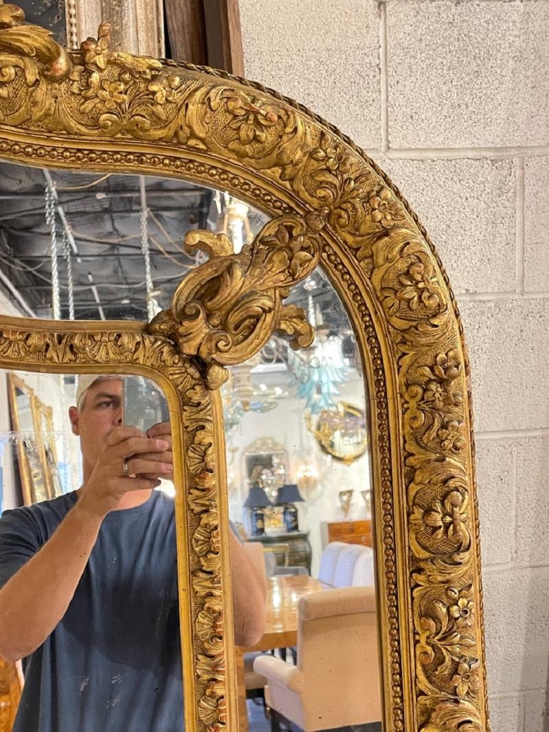 French Louis XVI Giltwood Mirror For Sale 1