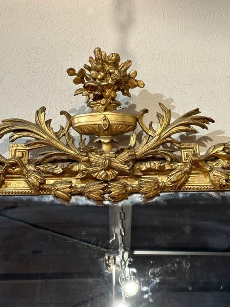French Louis XVI Giltwood Mirror For Sale 1