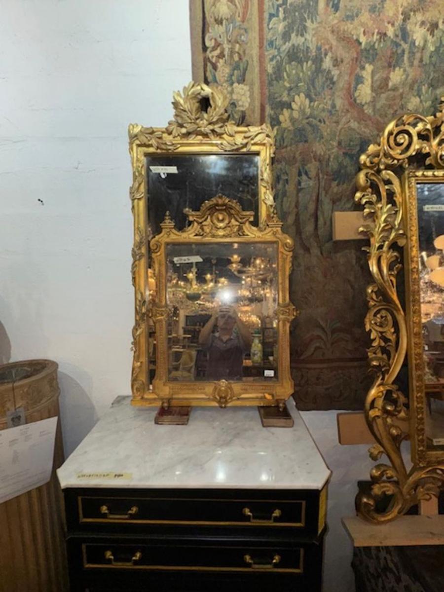 Specchio francese Luigi XVI in legno dorato in vendita 1