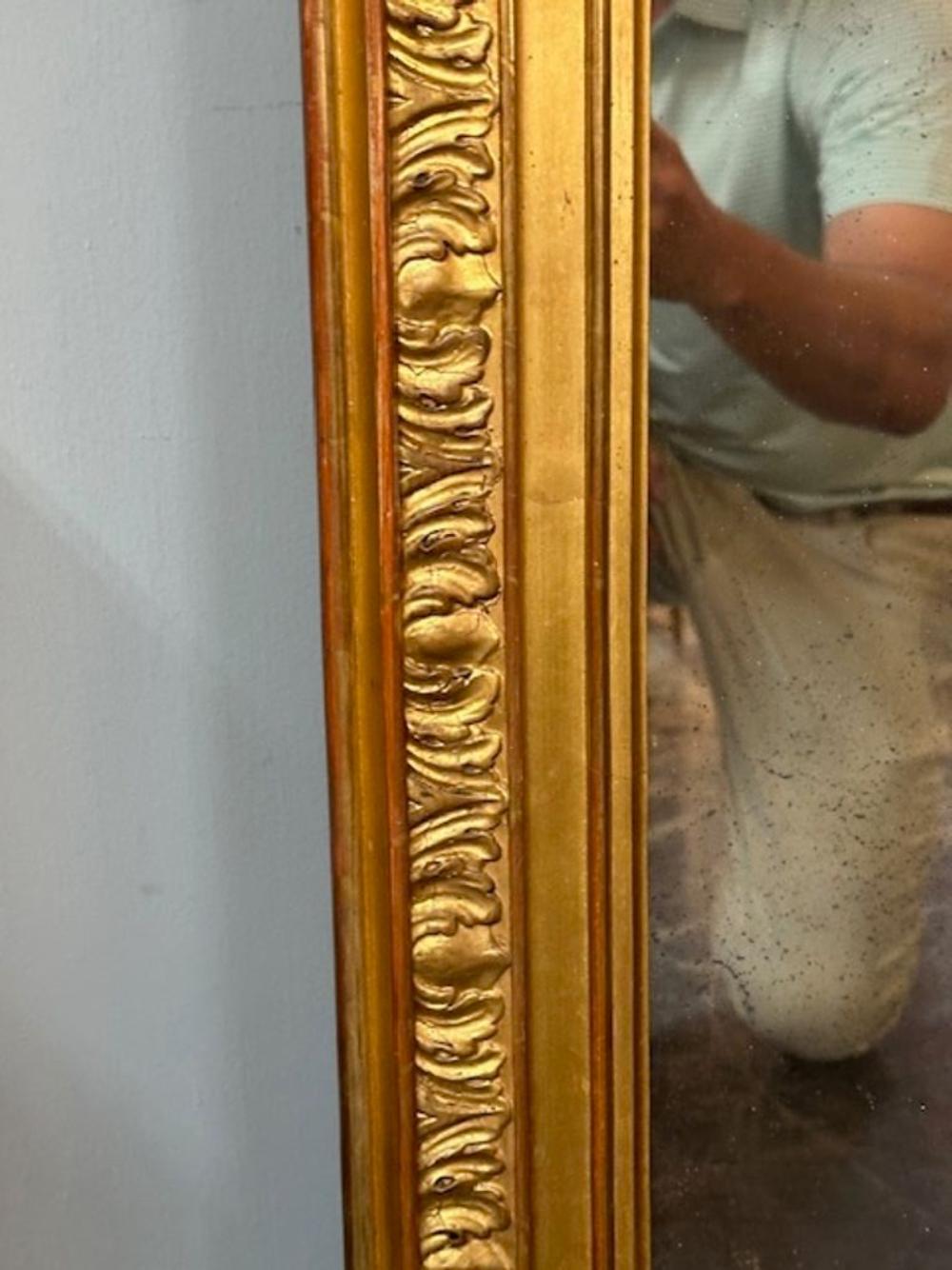 Specchio francese Luigi XVI in legno dorato in vendita 2