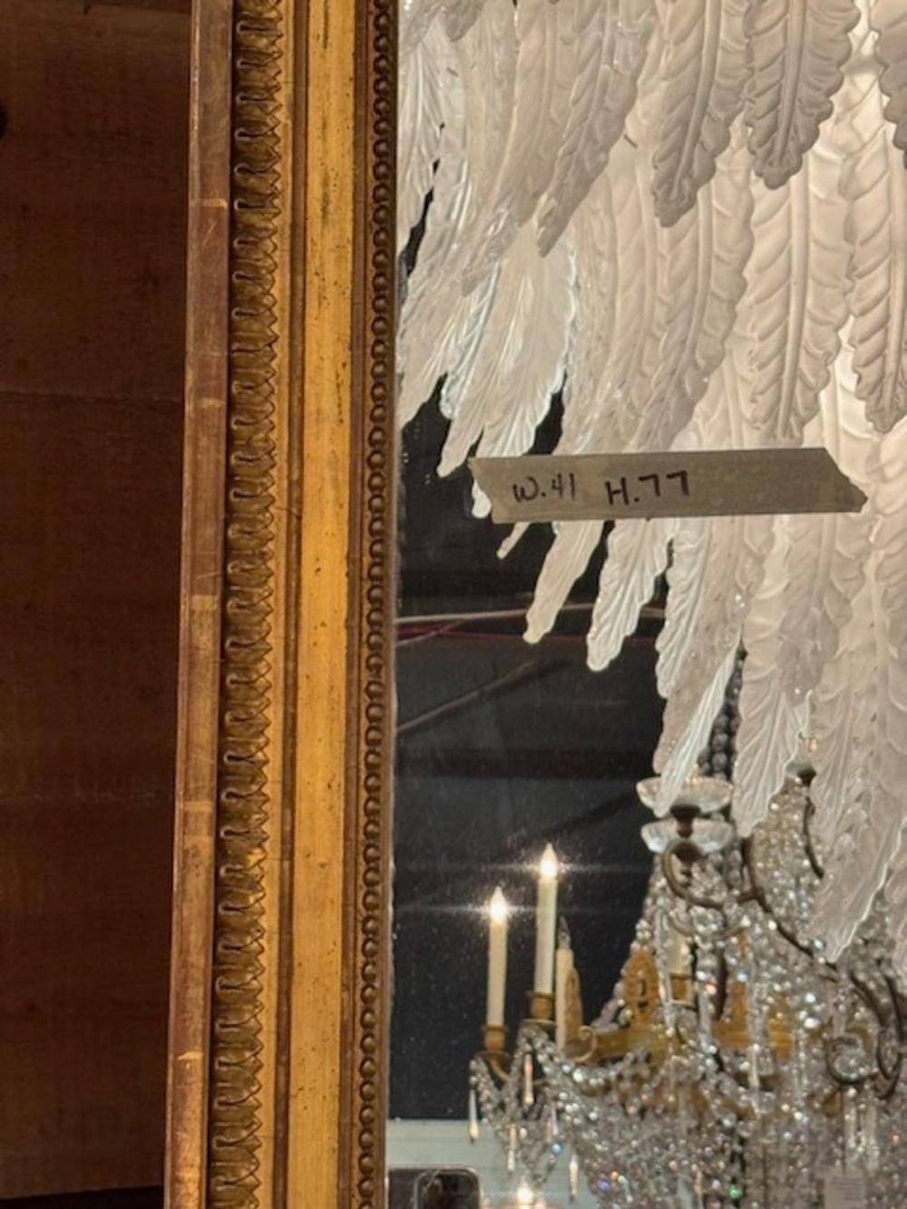 Specchio francese Luigi XVI in legno dorato in vendita 2