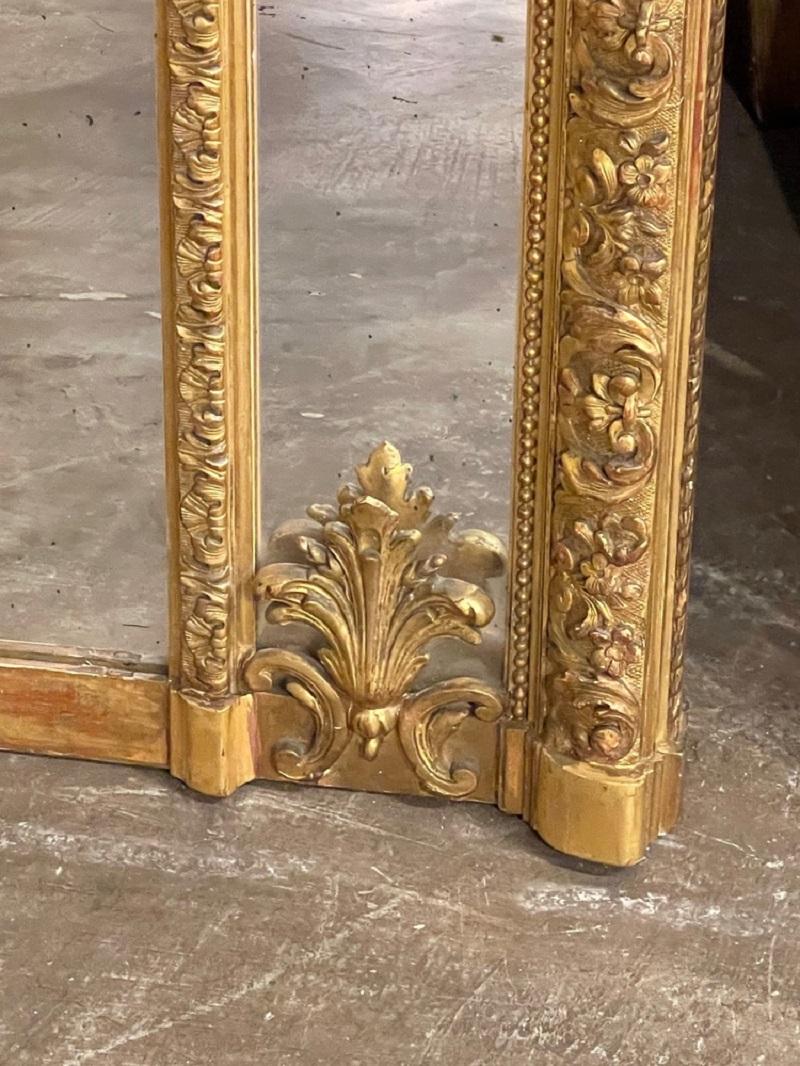 French Louis XVI Giltwood Mirror For Sale 3
